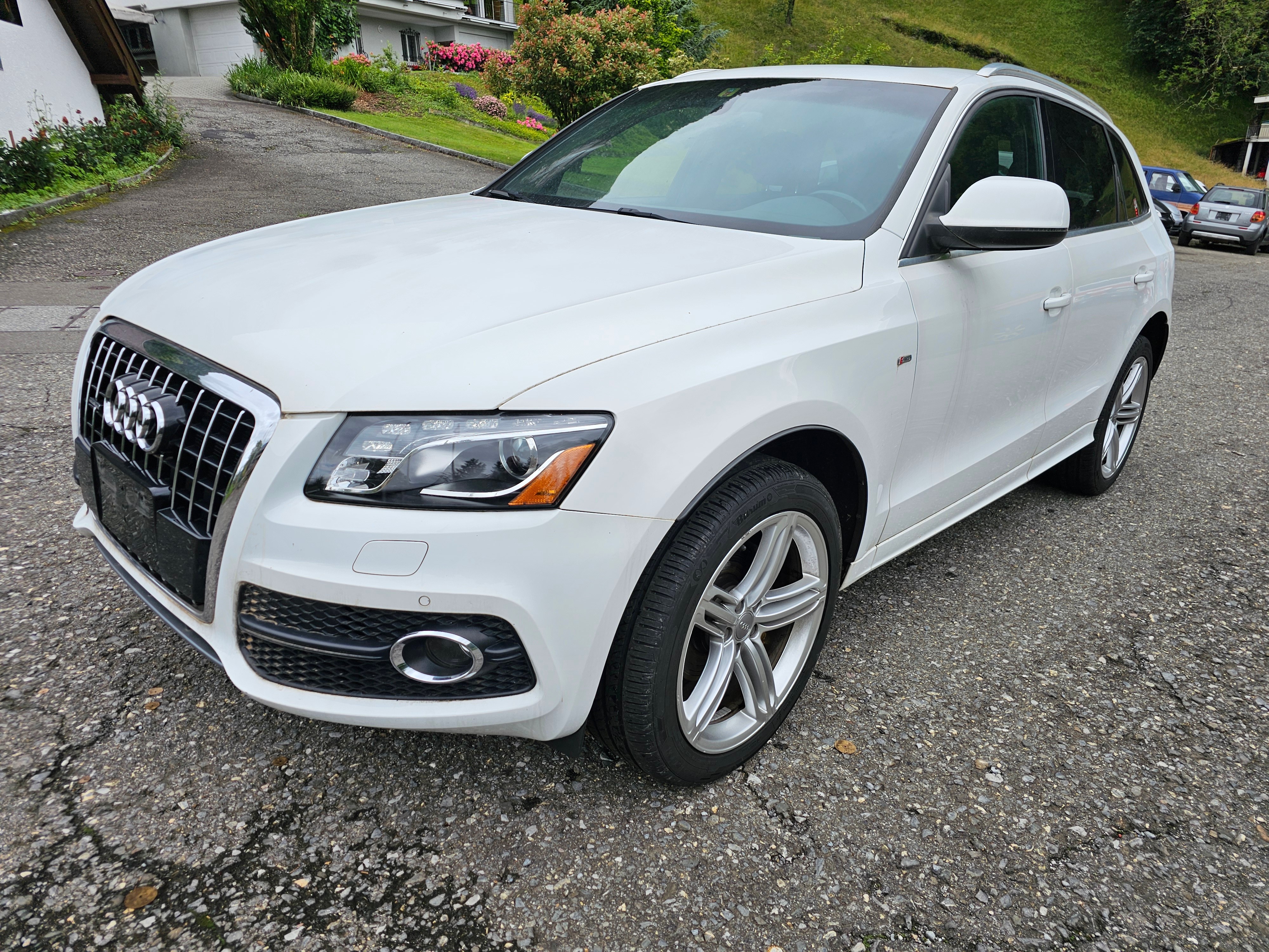 AUDI Q5 3.2 FSI quattro S-tronic