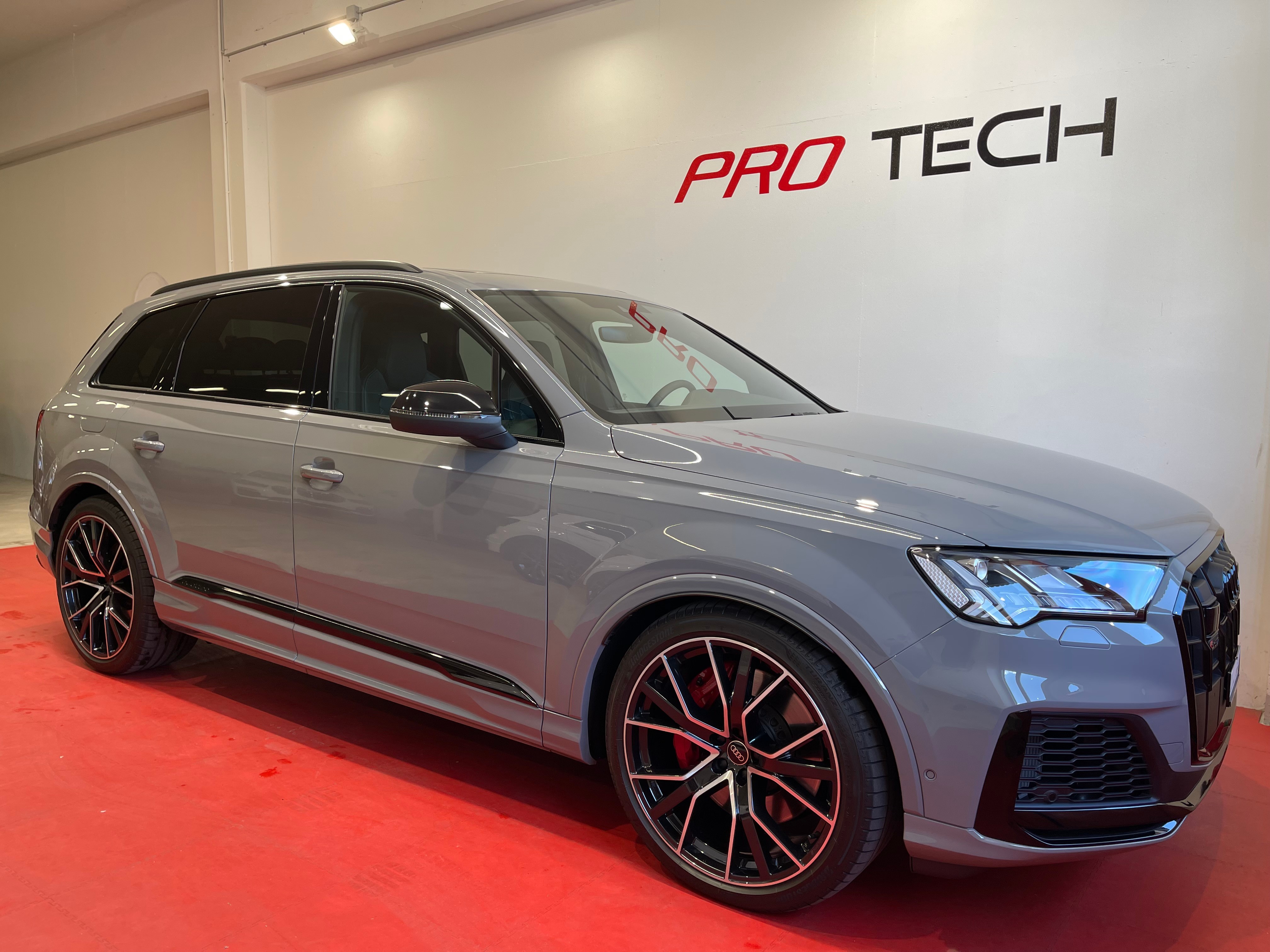 AUDI SQ7 TFSI quattro tiptronic