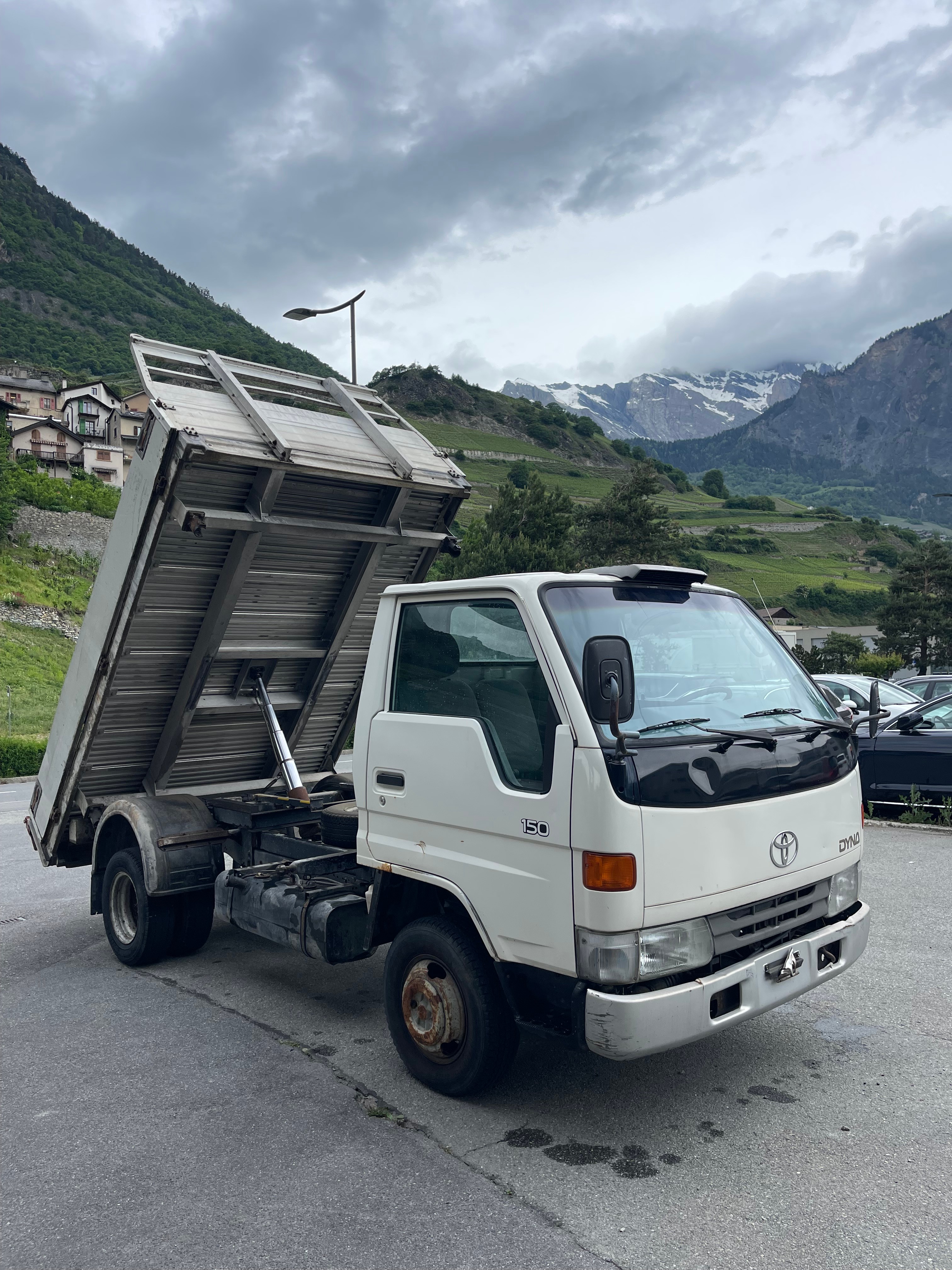 TOYOTA Dyna 150 3.0