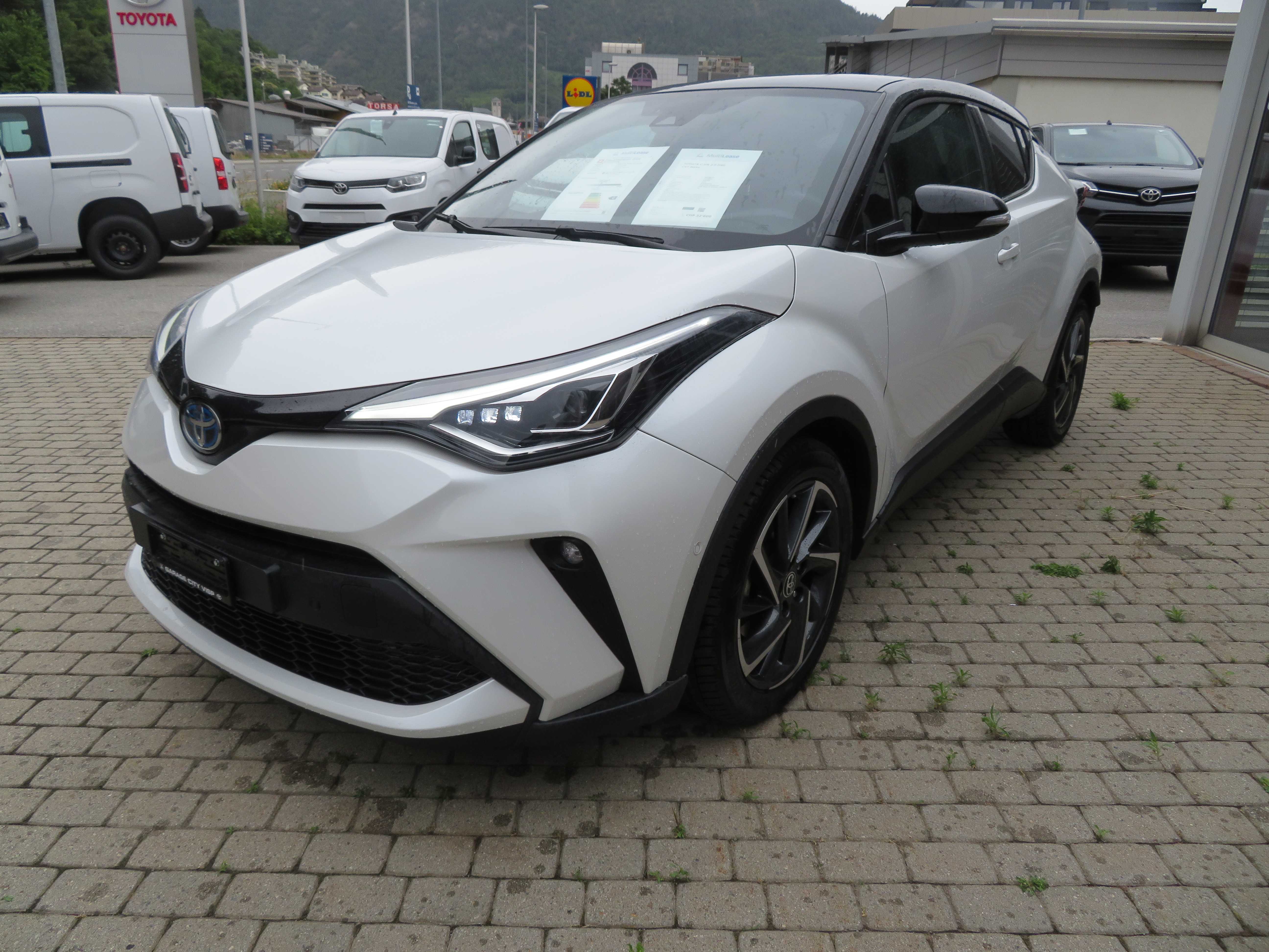 TOYOTA C-HR 2.0 HSD CVT Move