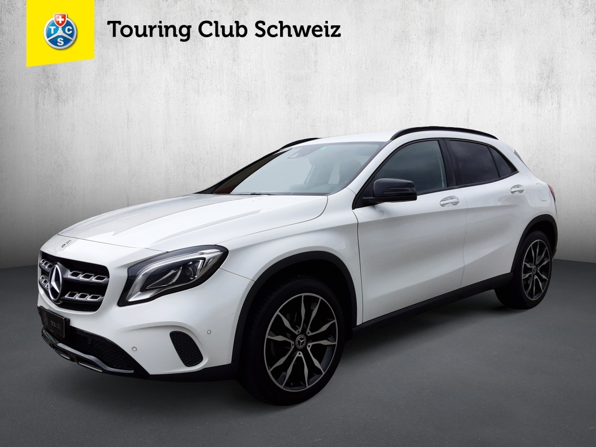 MERCEDES-BENZ GLA 200 Night Star 7G-DCT