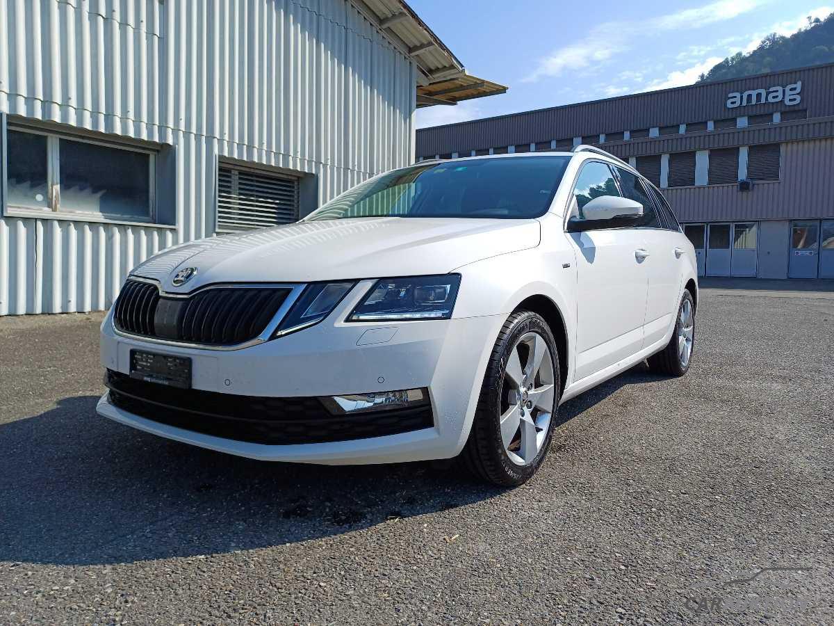 SKODA Octavia Combi 2.0 TDI Clever DSG