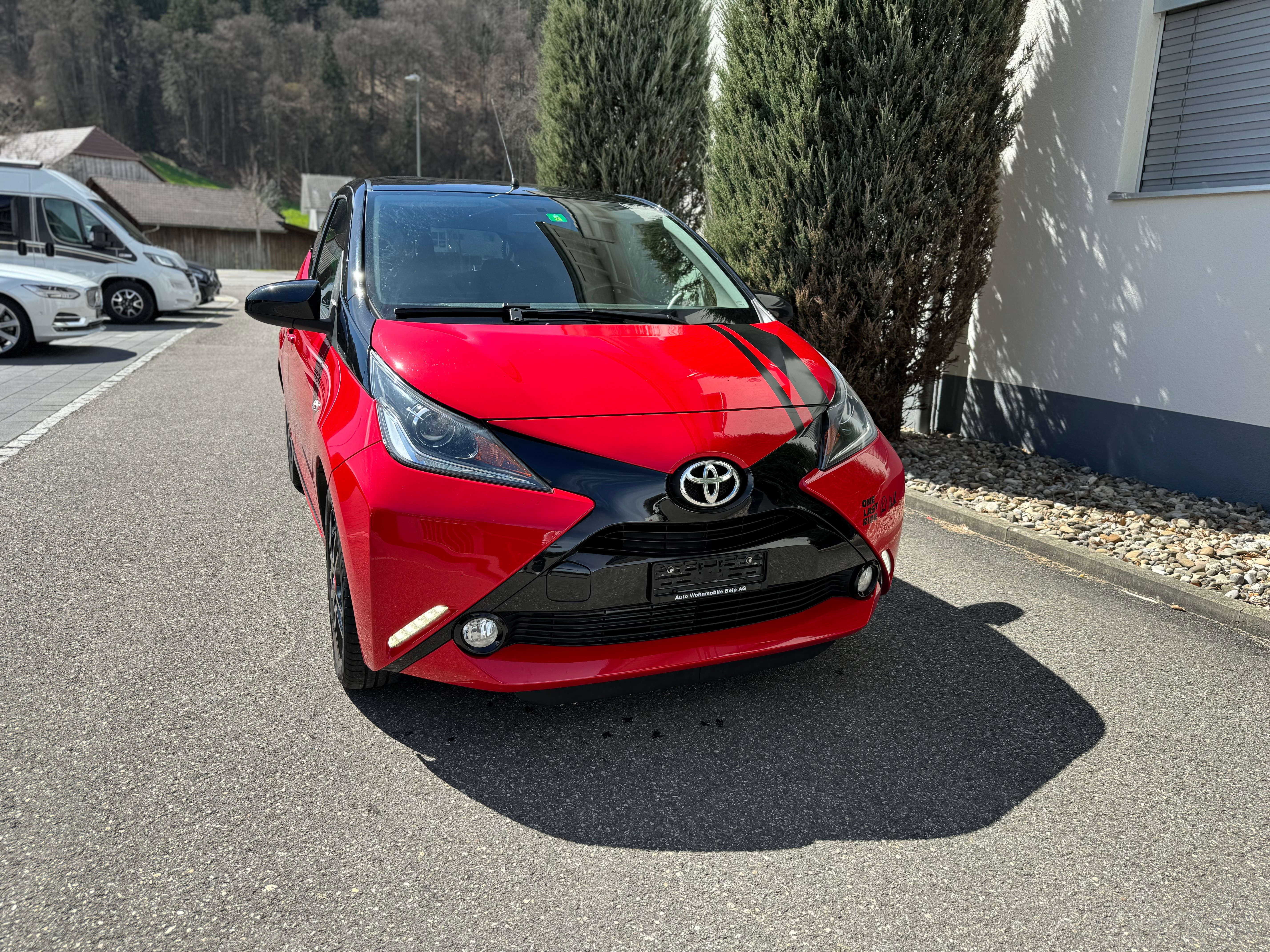 TOYOTA Aygo 1.2 VVT-i Limited rot/schwarz