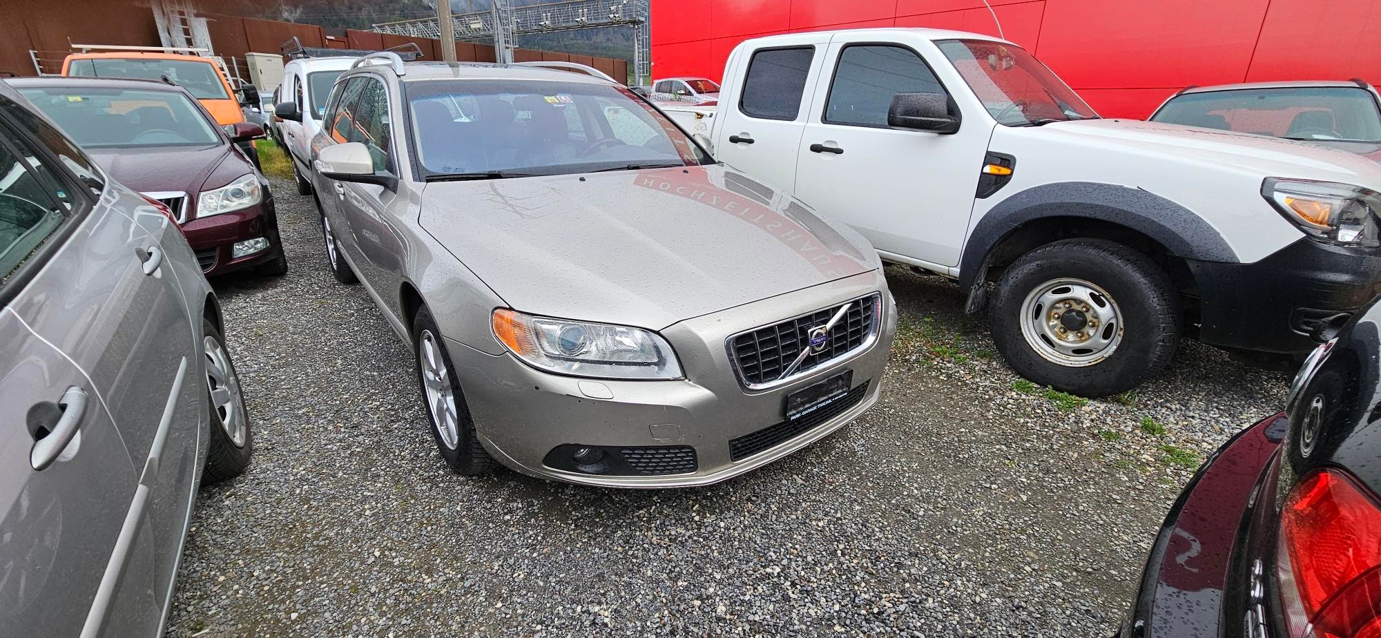 VOLVO V70 2.5T Momentum Geartronic