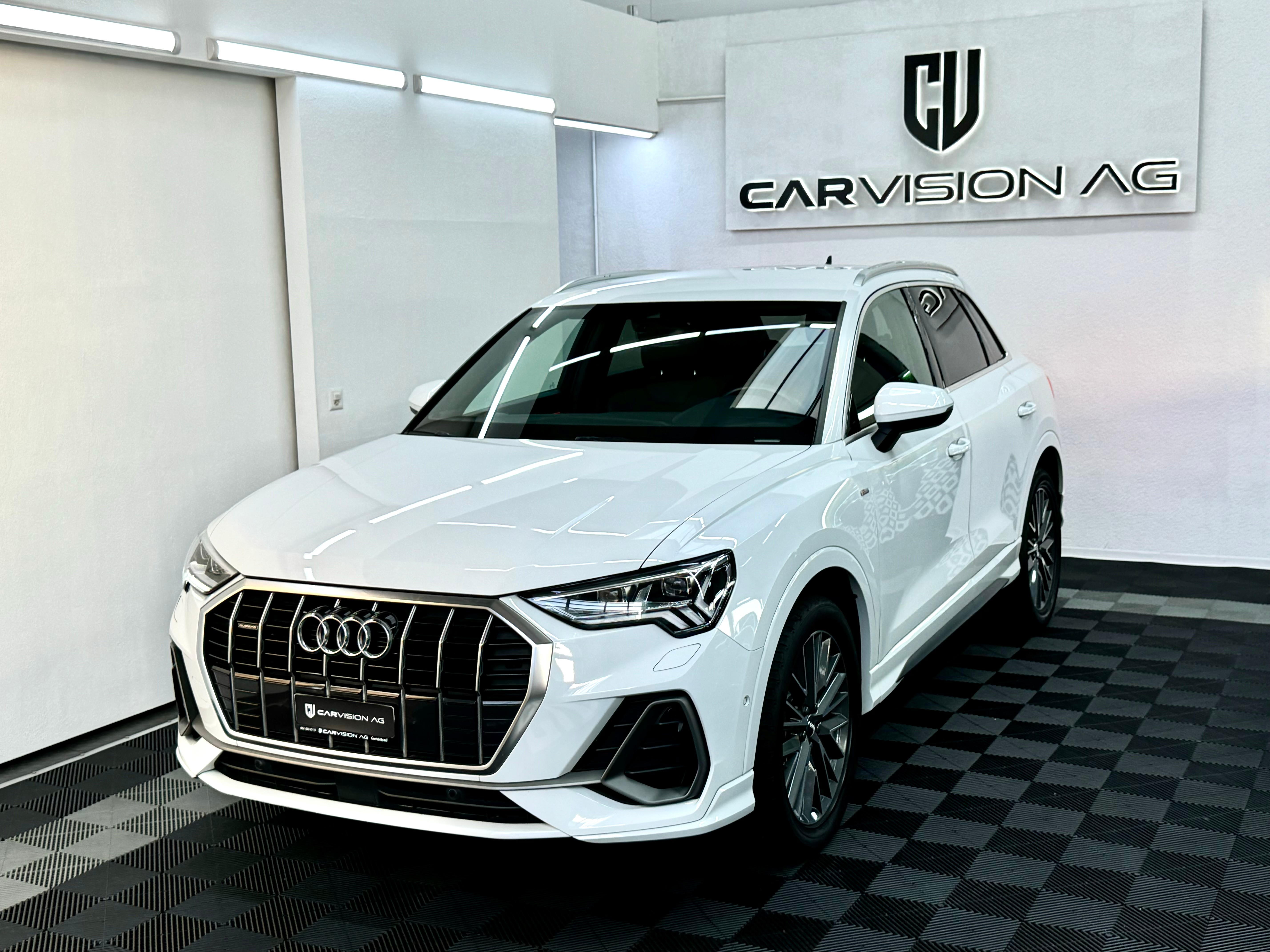 AUDI Q3 40 TFSI S line quattro S-tronic