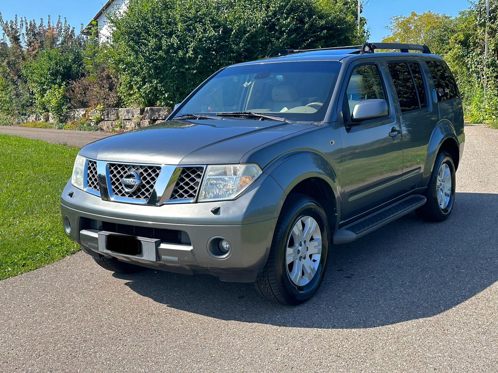 NISSAN Pathfinder 2.5 dCi SE