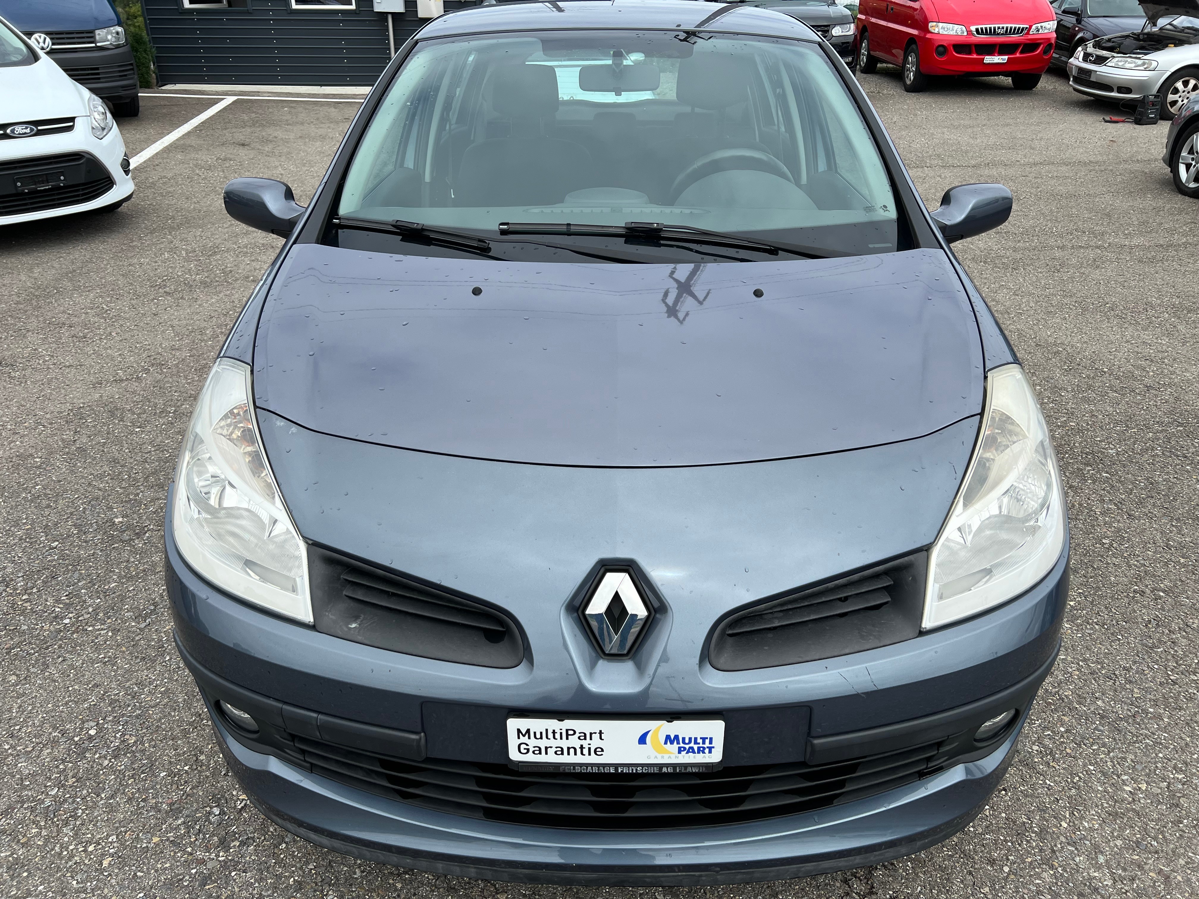 RENAULT Clio 1.4 16V Dynamique