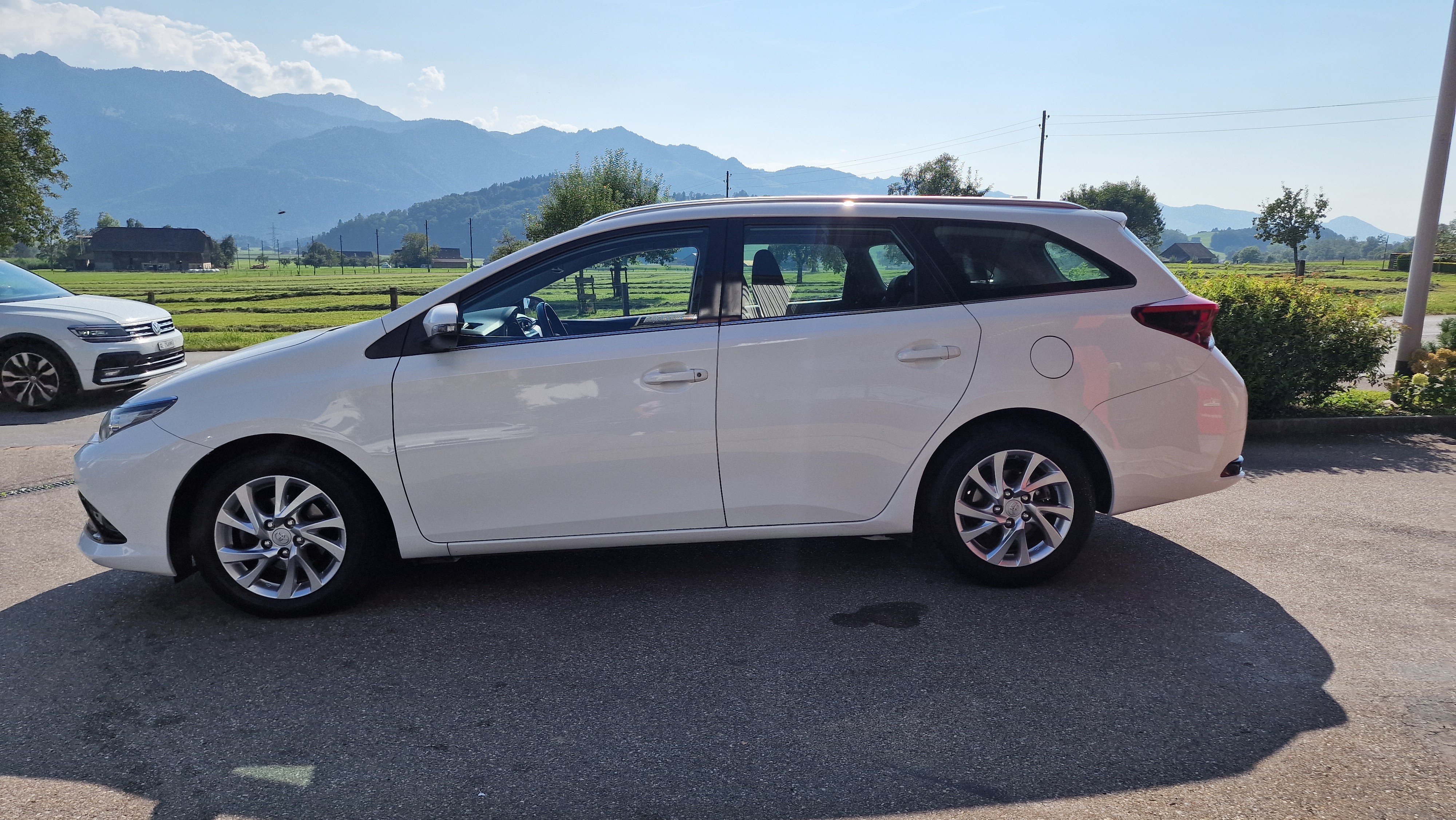 TOYOTA Auris Touring Sports 1.8 HSD Terra e-CVT