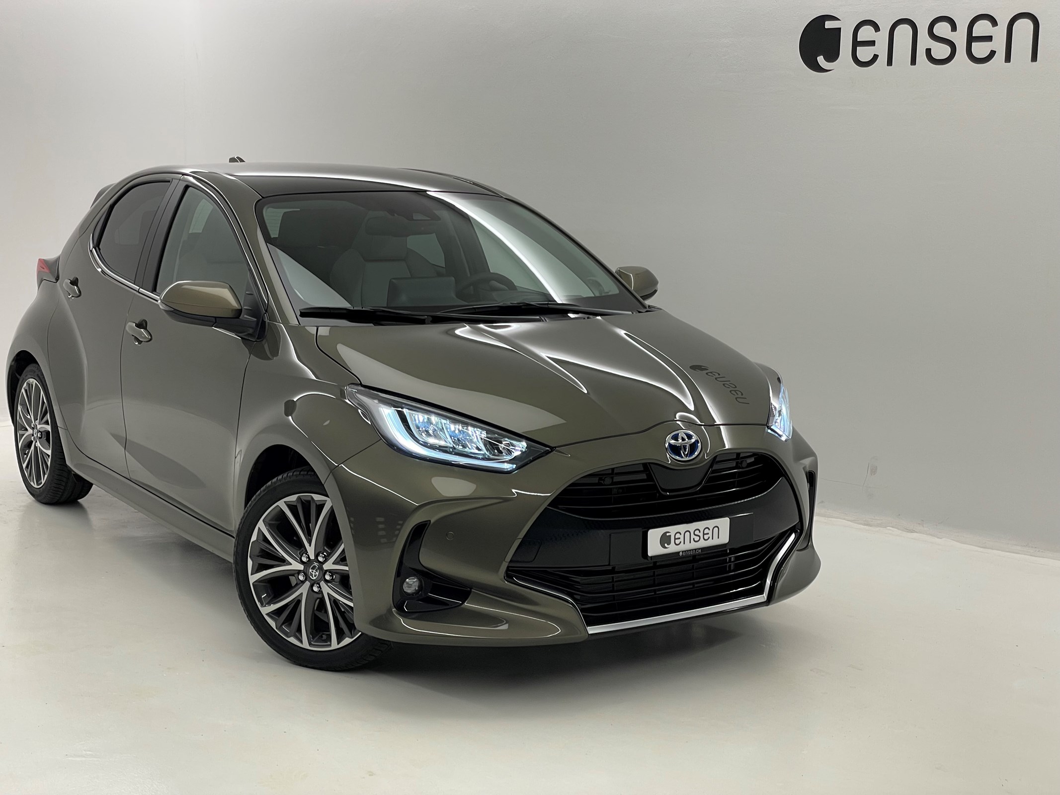 TOYOTA Yaris Hybrid 1.5 Premium