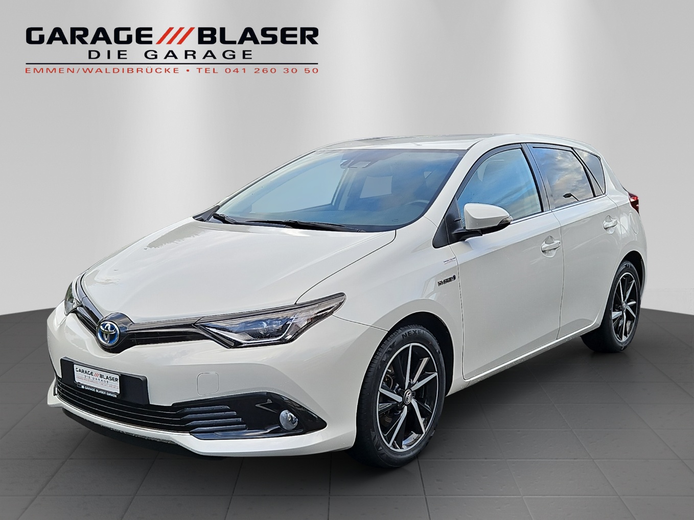 TOYOTA Auris 1.8 HSD Trend e-CVT