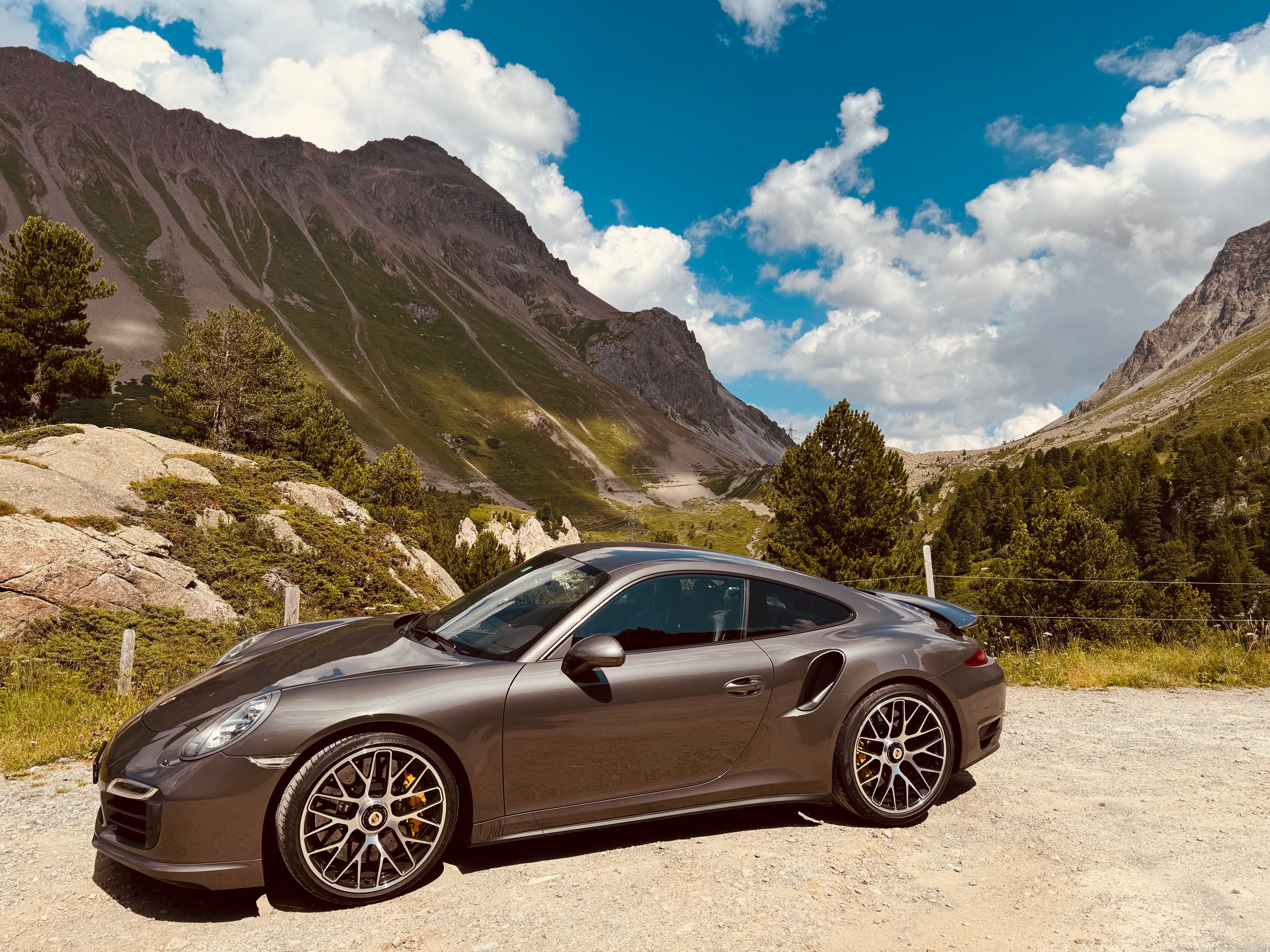 PORSCHE 911 Turbo S PDK