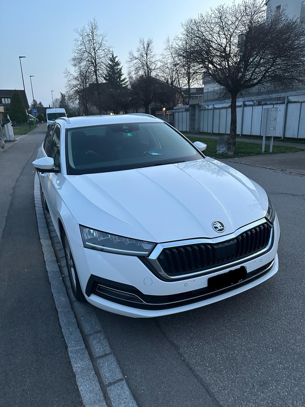 SKODA Octavia Combi 2.0 TDI DSG Style