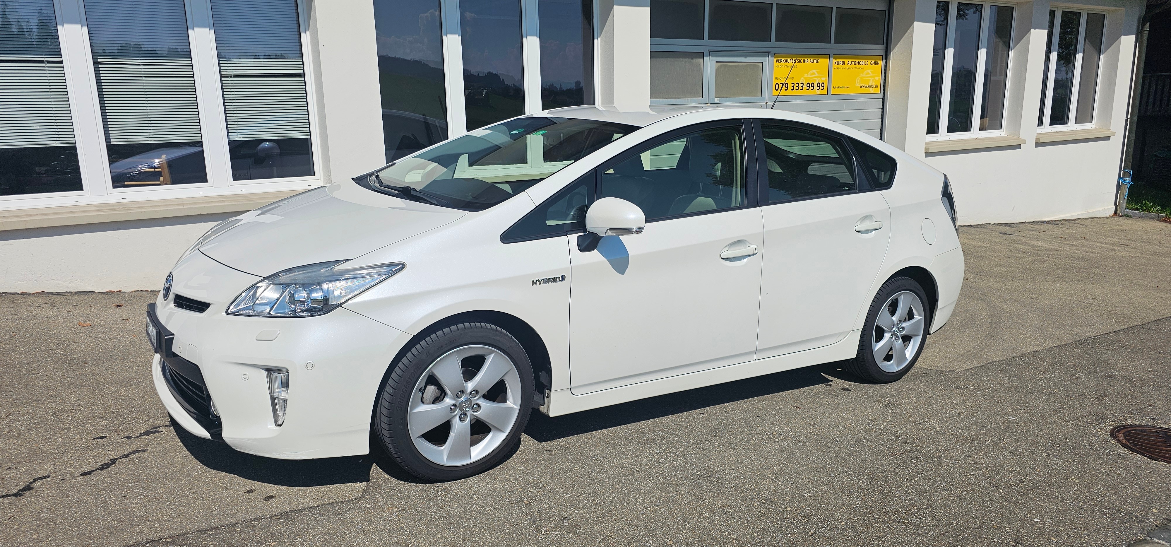 TOYOTA Prius 1.8 16V HSD Sol Premium