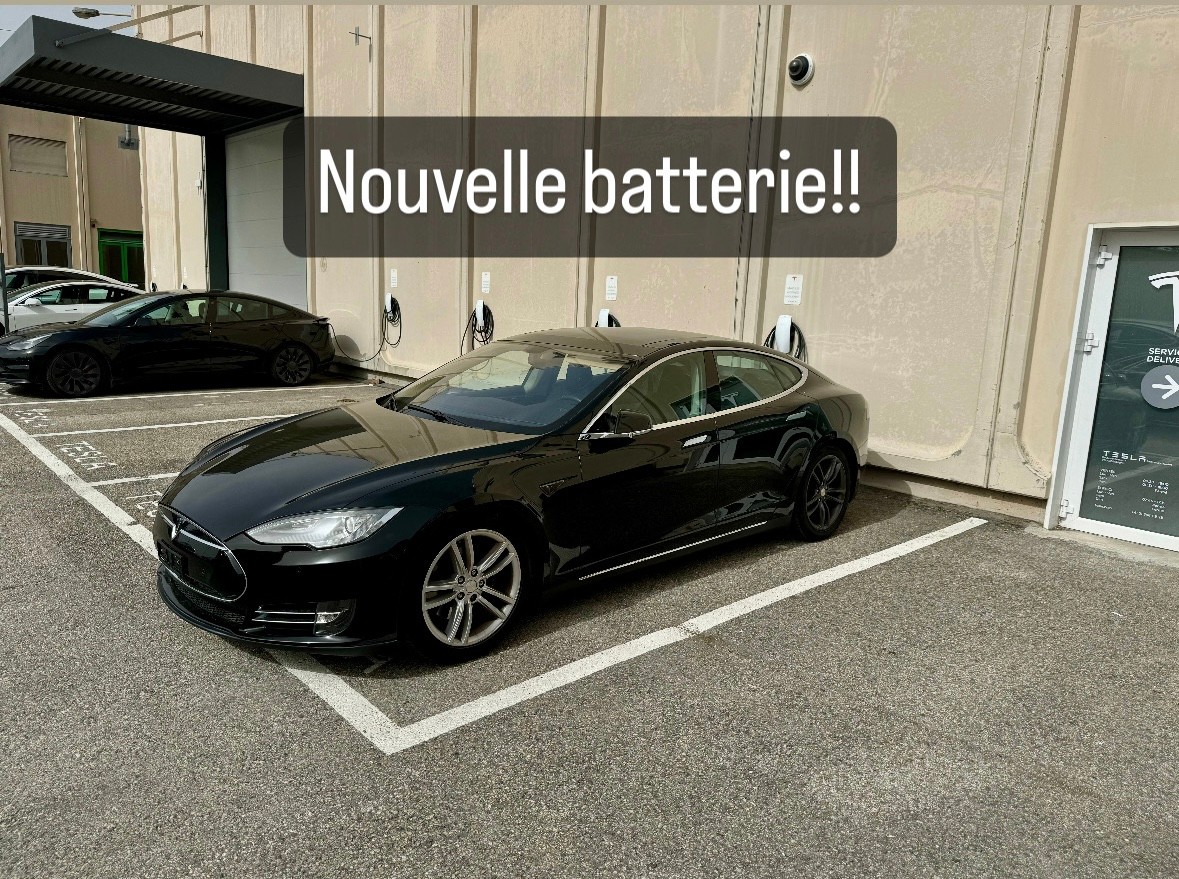 TESLA Model S 85