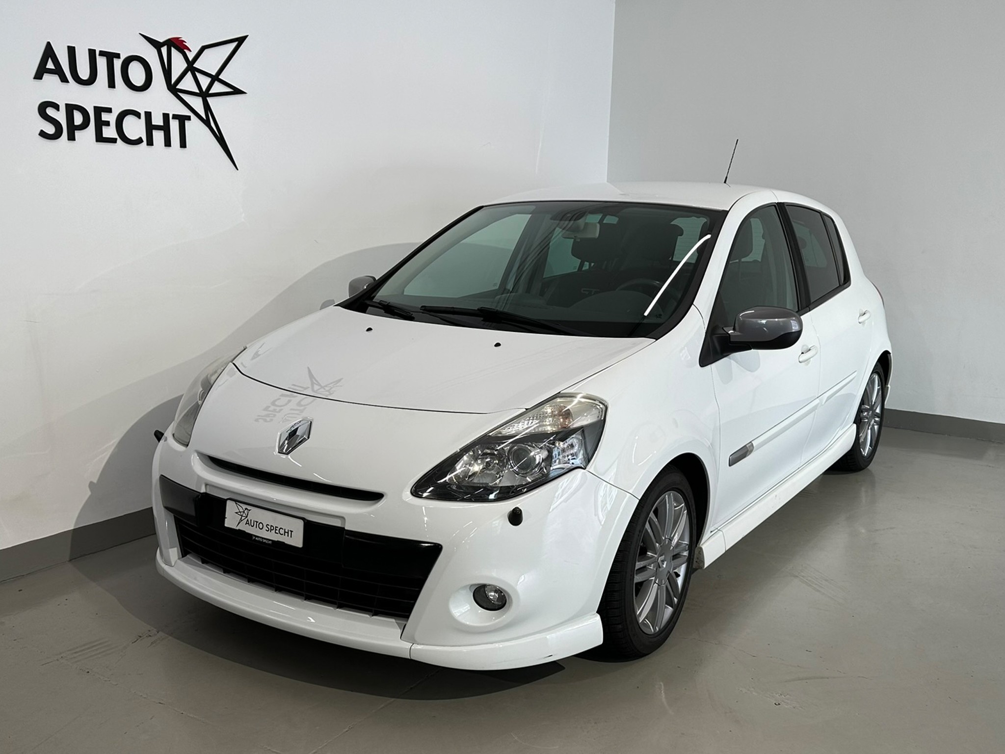 RENAULT Clio 2.0 16V GT