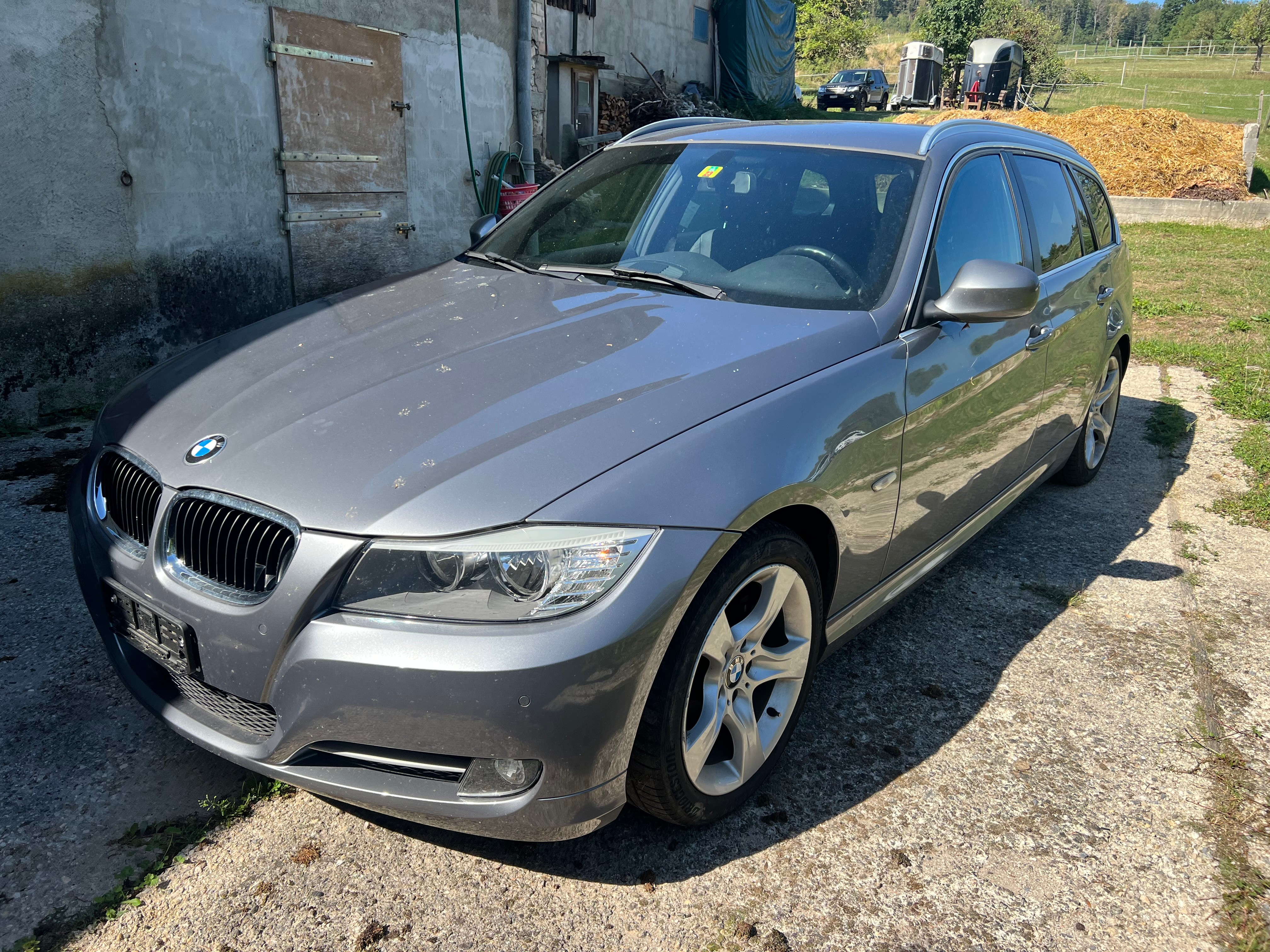 BMW 320i Touring Steptronic