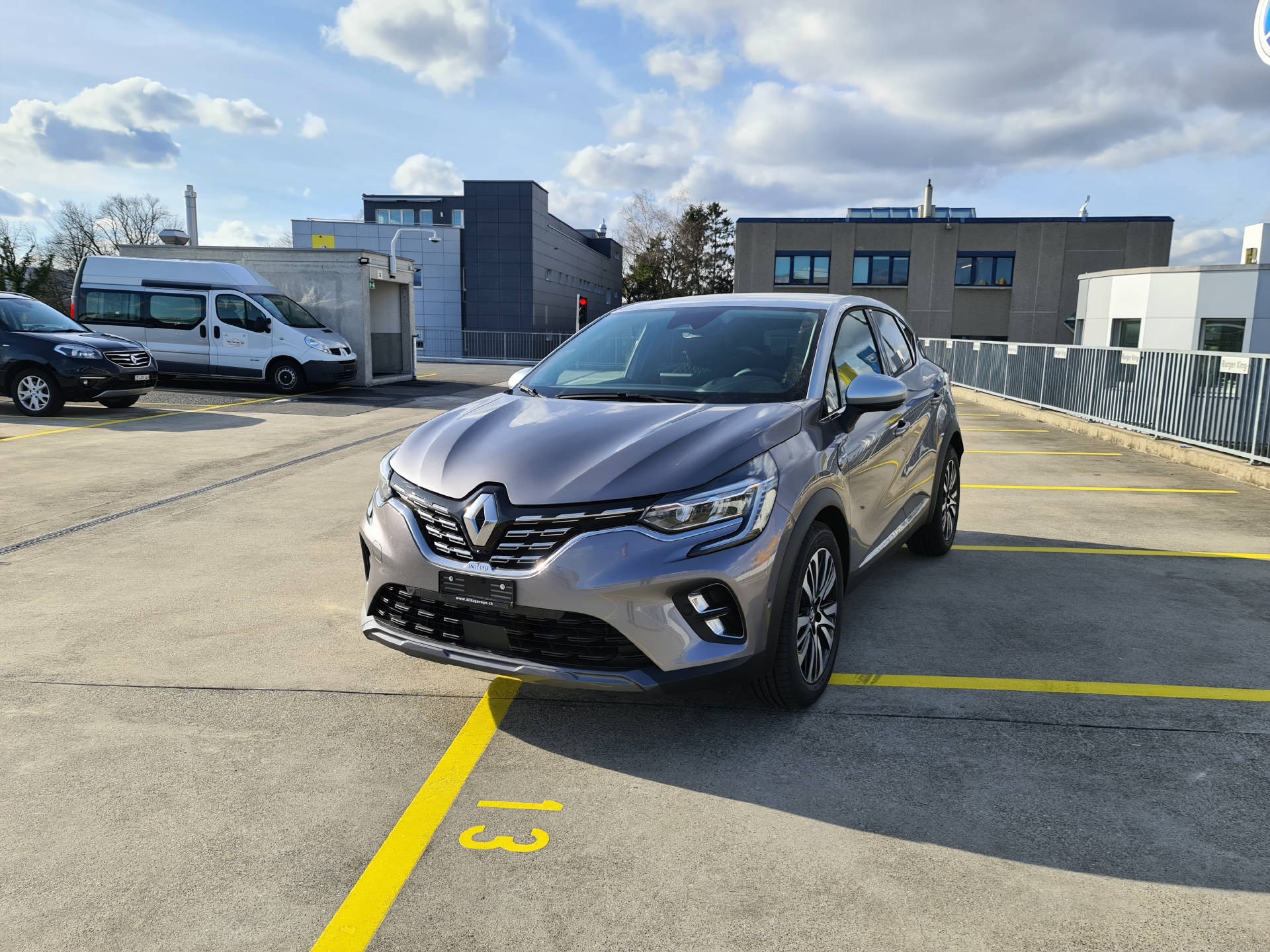 RENAULT Captur 1.6 E-Tech Plug-in Initiale