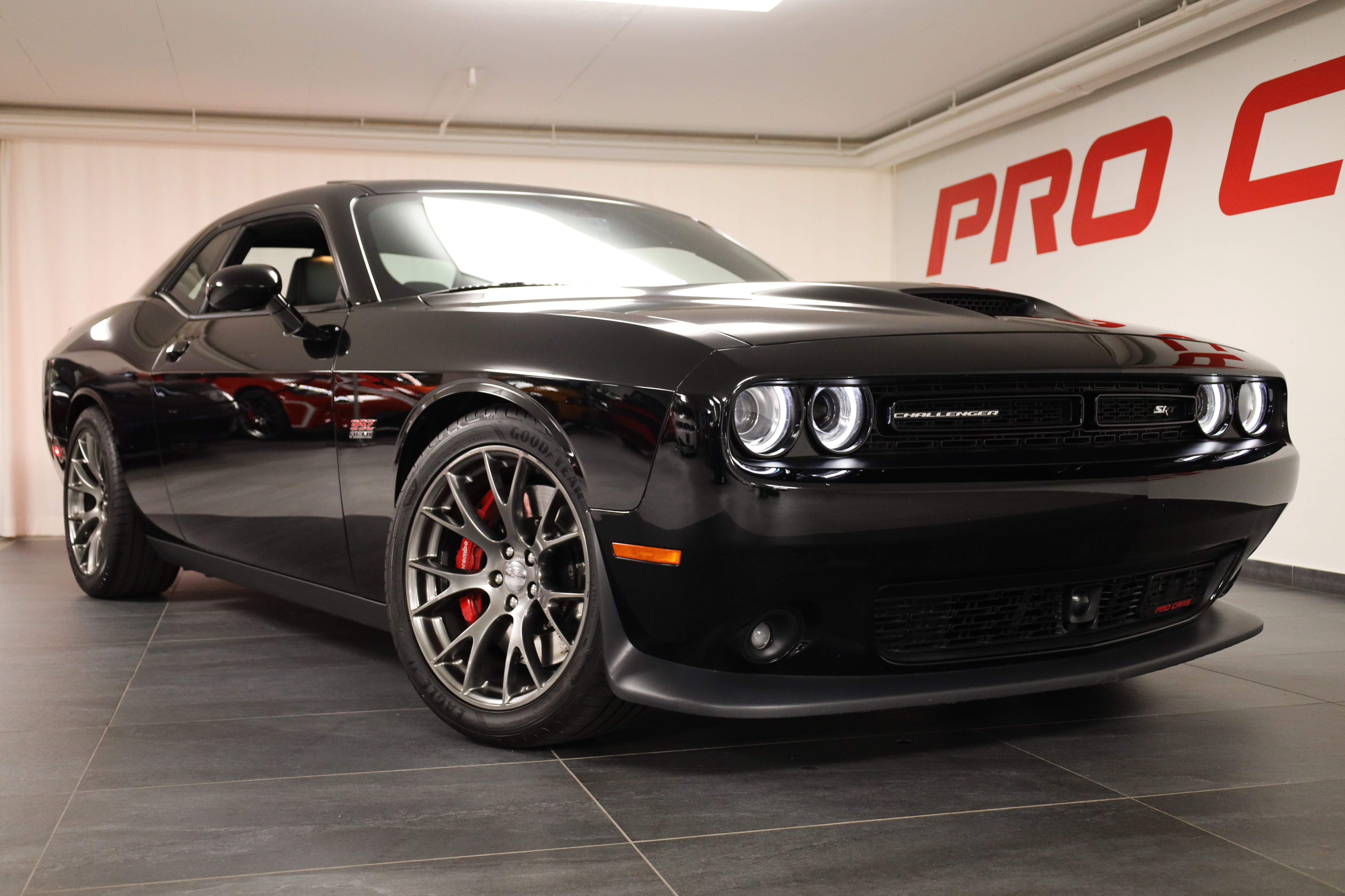 DODGE Challenger SRT 392