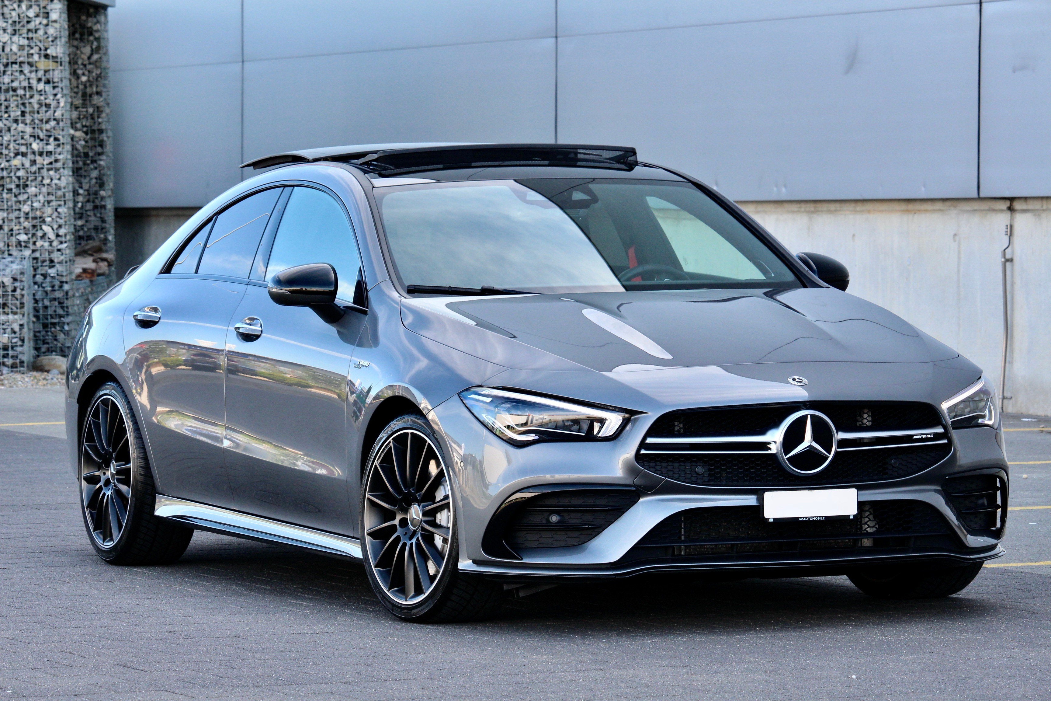 MERCEDES-BENZ CLA 35 AMG 4Matic 7G-DCT *Night Paket *Panorama-Glasdach *CH-Fahrzeug mit Gratis Service-Paket bis 100'000KM