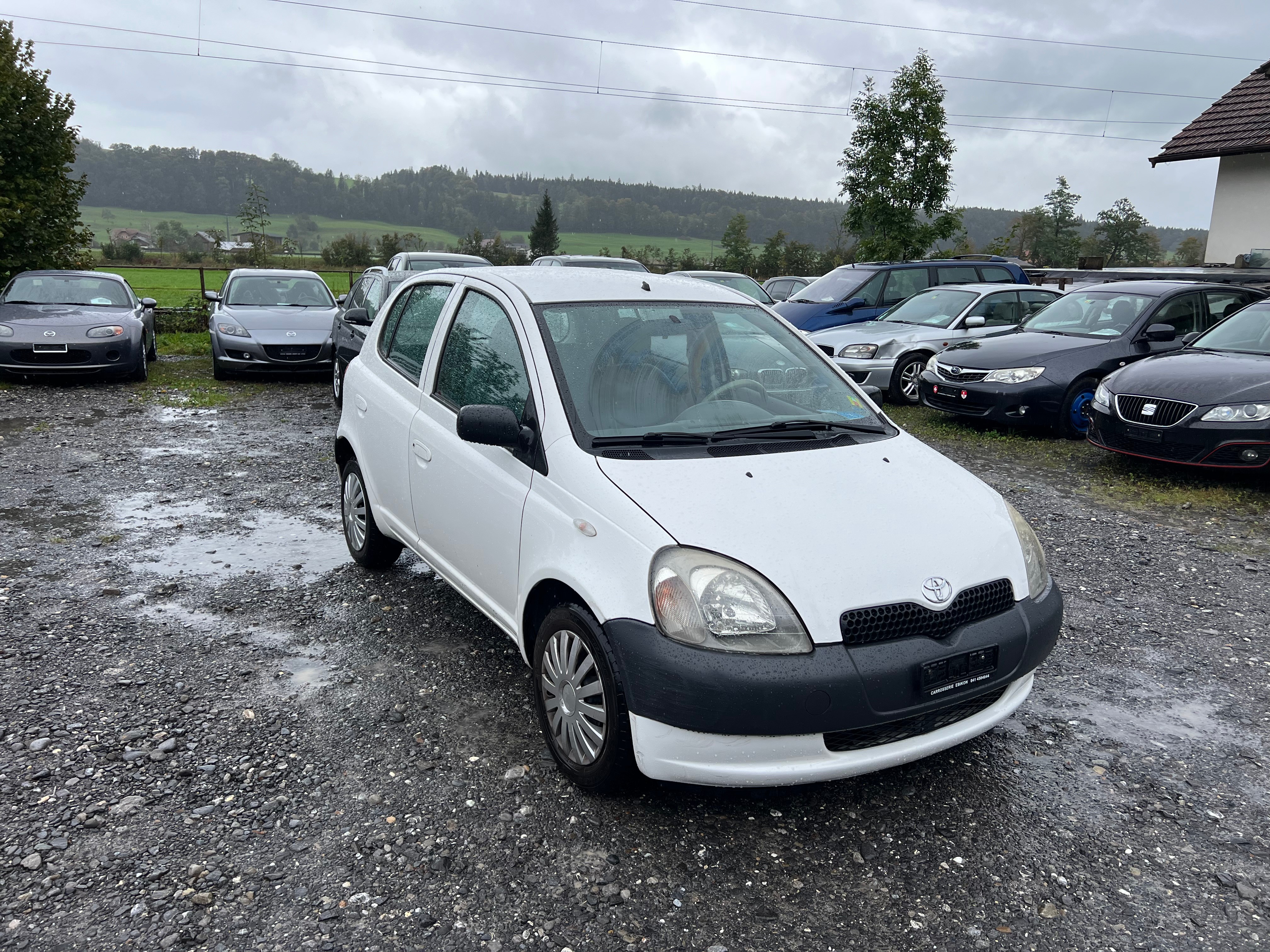 TOYOTA Yaris 1.0 Linea tera