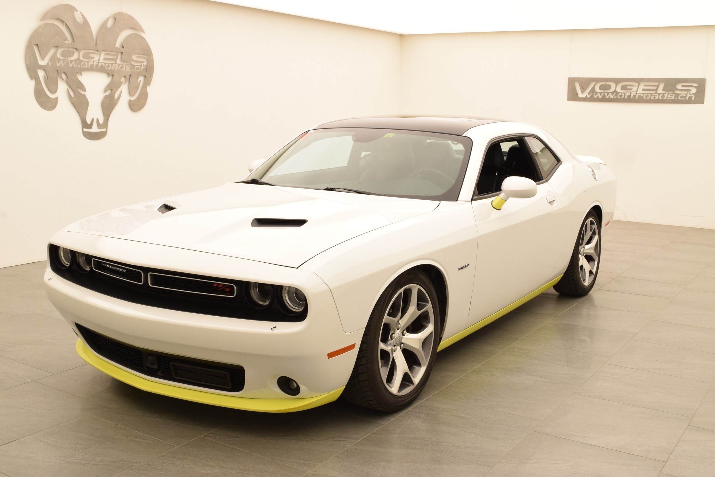 DODGE Challenger R/T 5.7