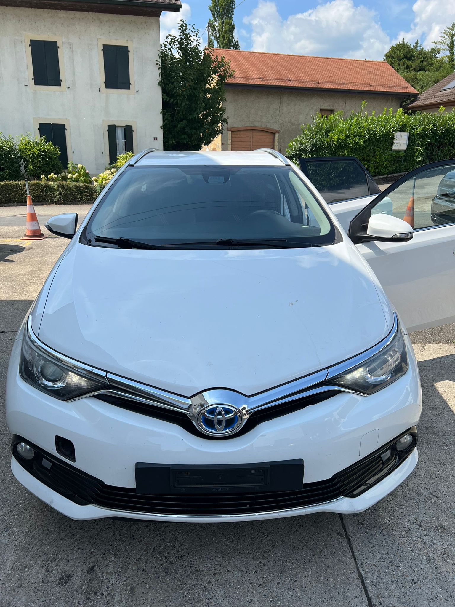 TOYOTA Auris Touring Sports 1.8 HSD Terra e-CVT