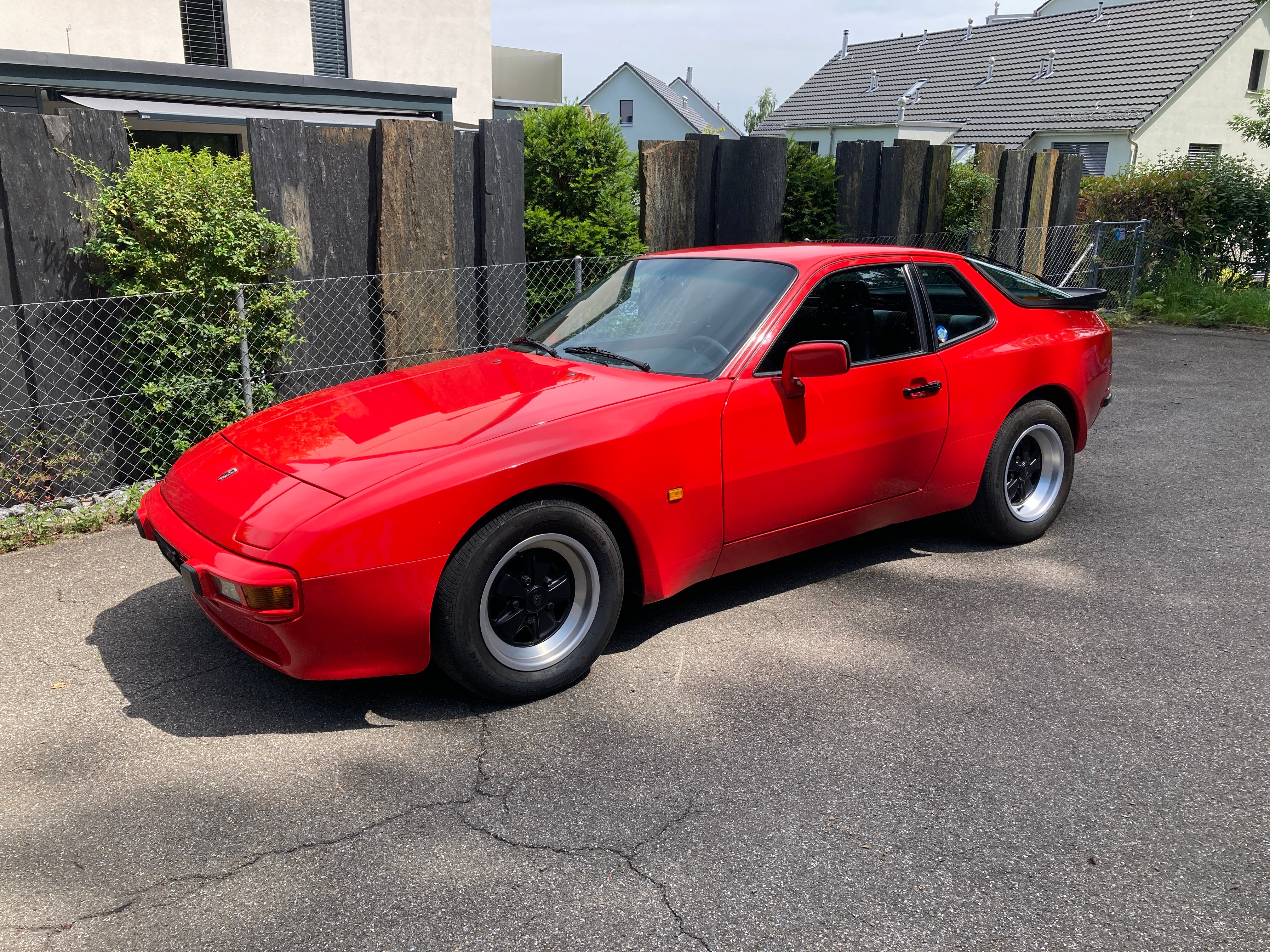 PORSCHE 944