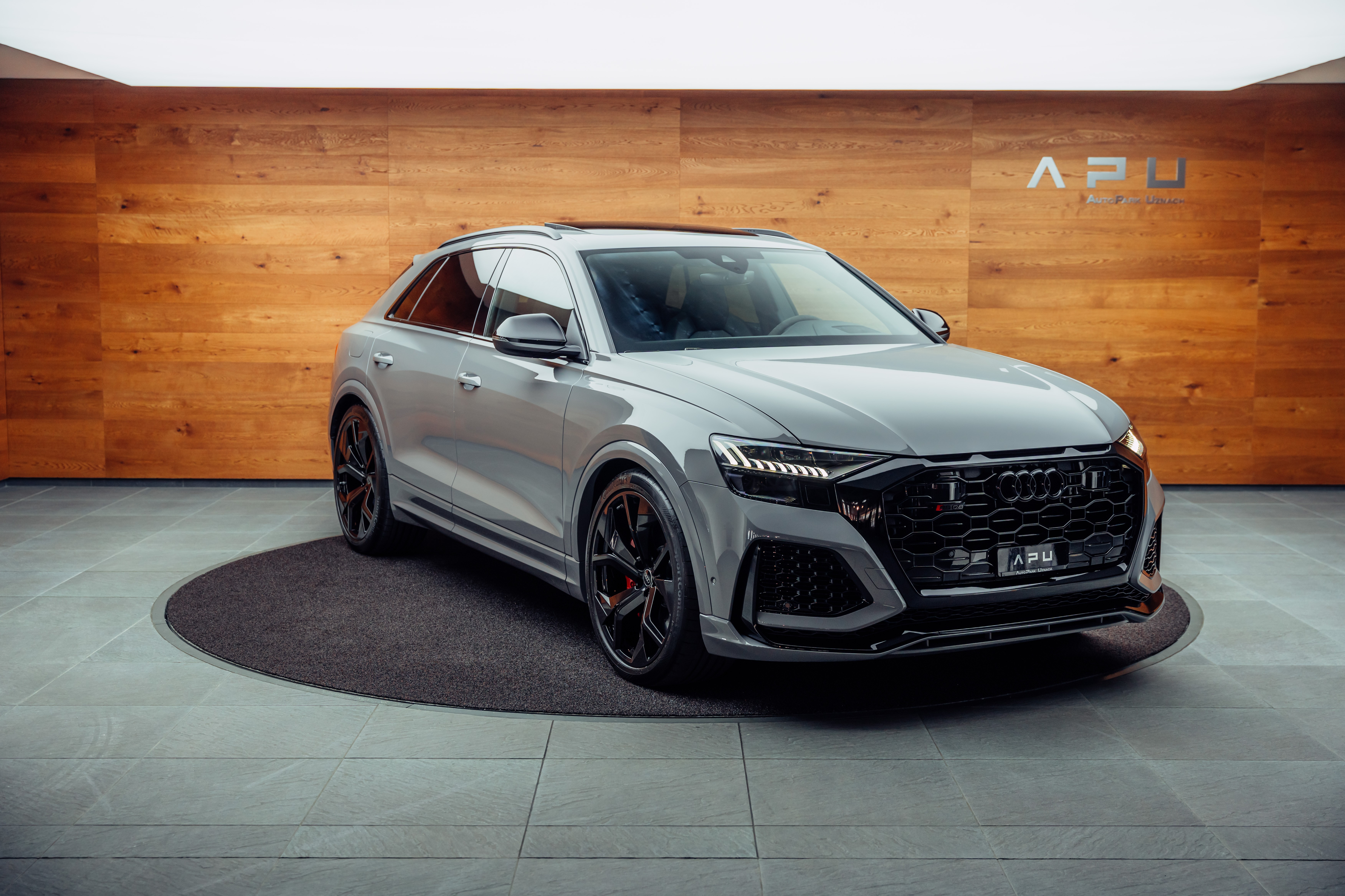 AUDI RSQ8 quattro tiptronic