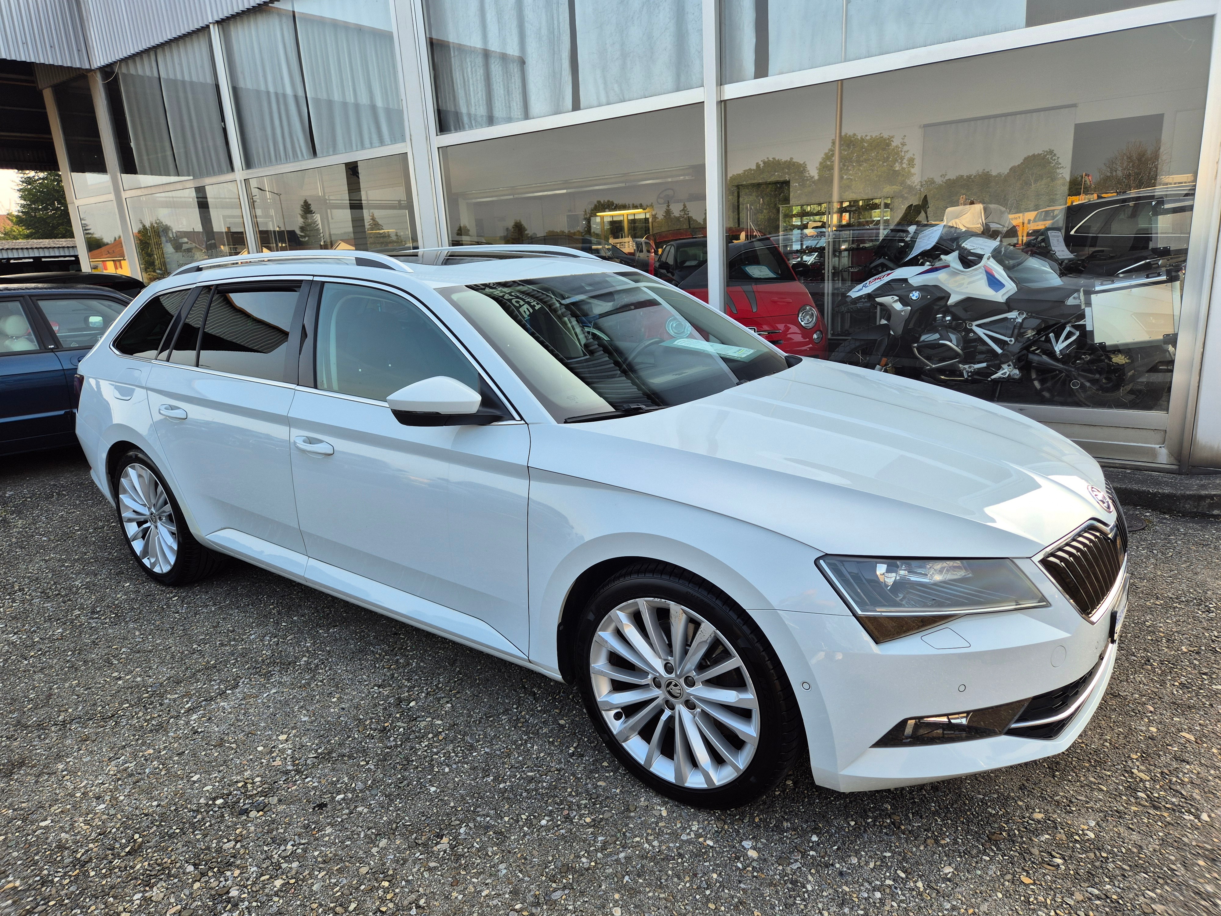 SKODA Superb Combi 2.0 TSI Ambition DSG 4x4