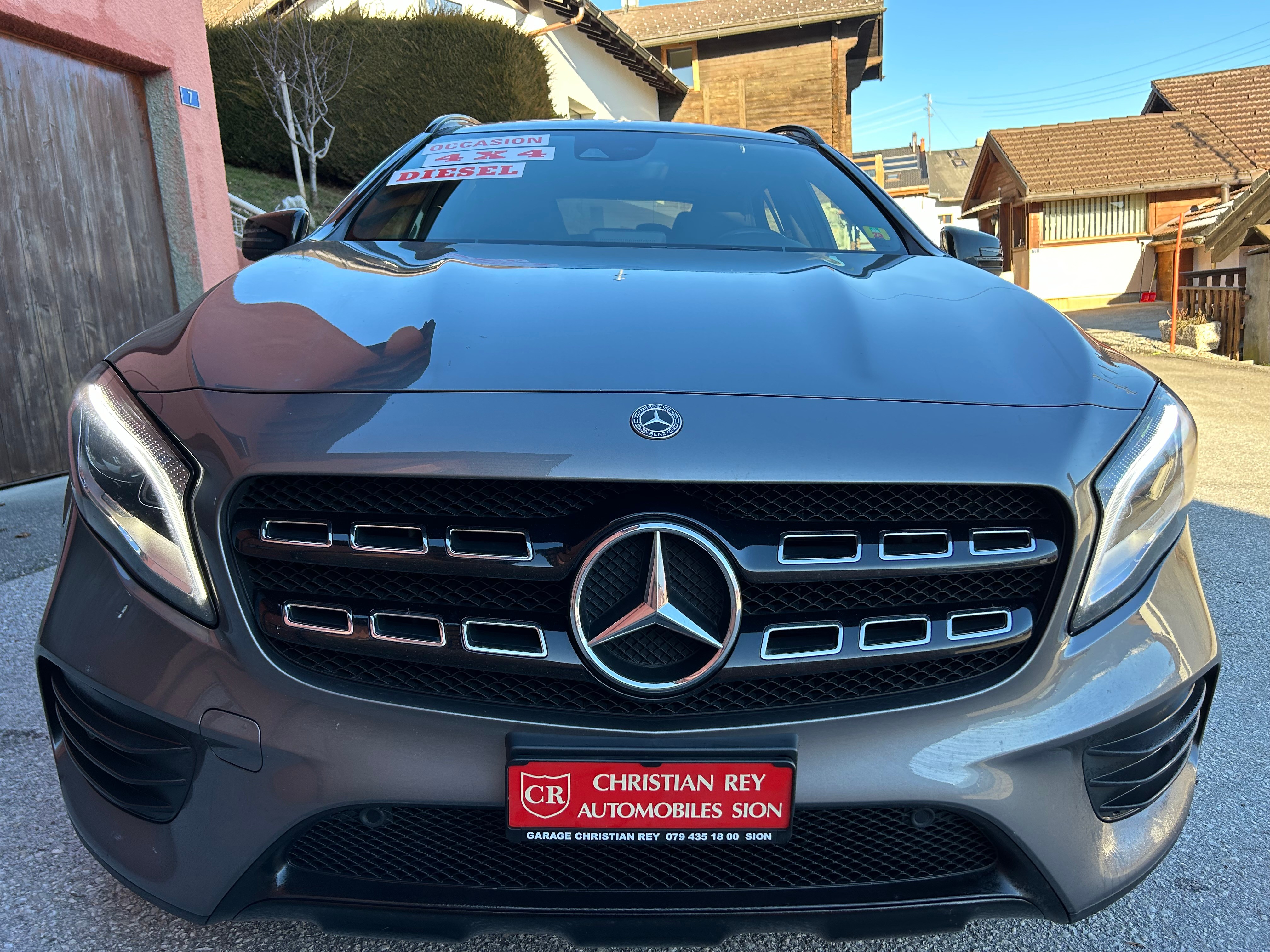 MERCEDES-BENZ GLA 200 CDI Swiss Star Edition AMG Line 4Matic 7G-DCT