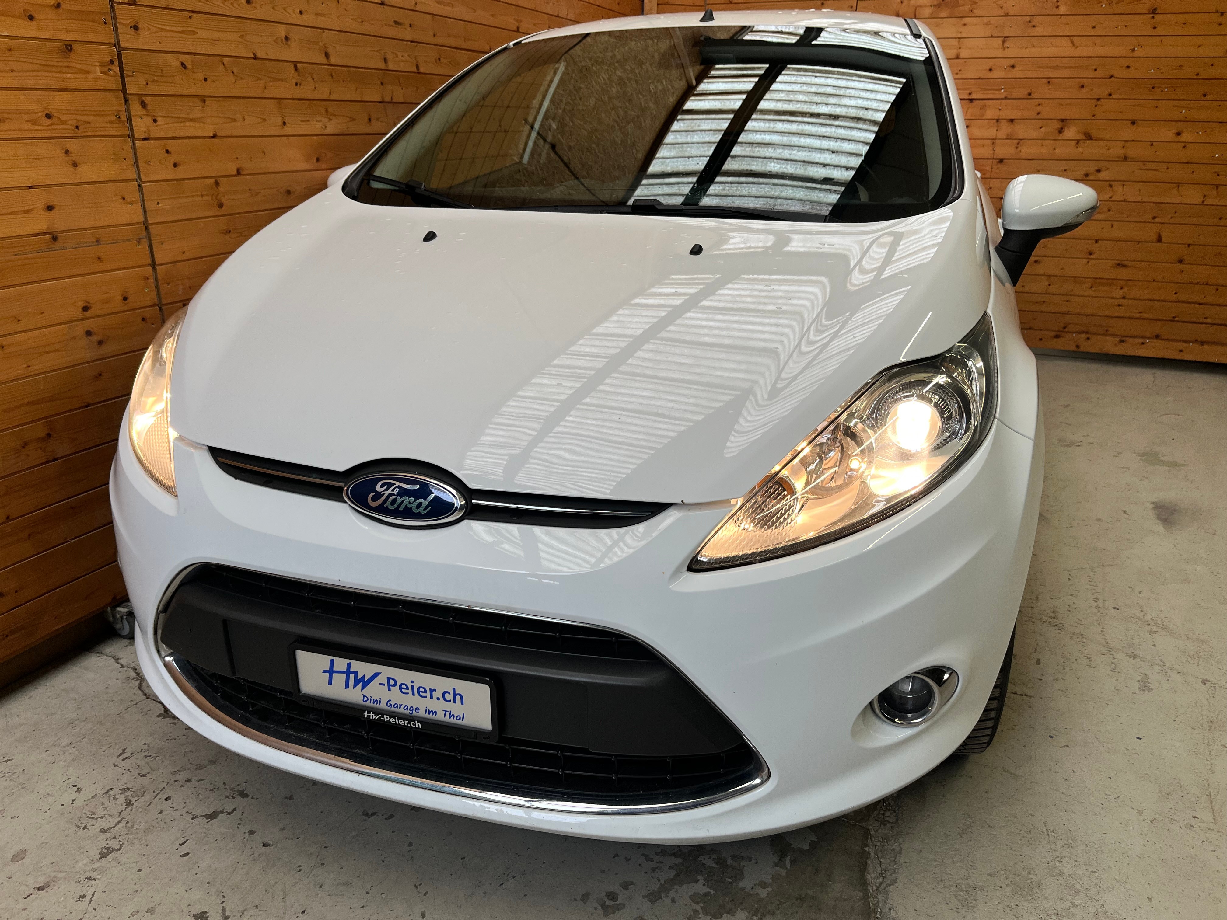 FORD Fiesta 1.4 16V Titanium Automatic