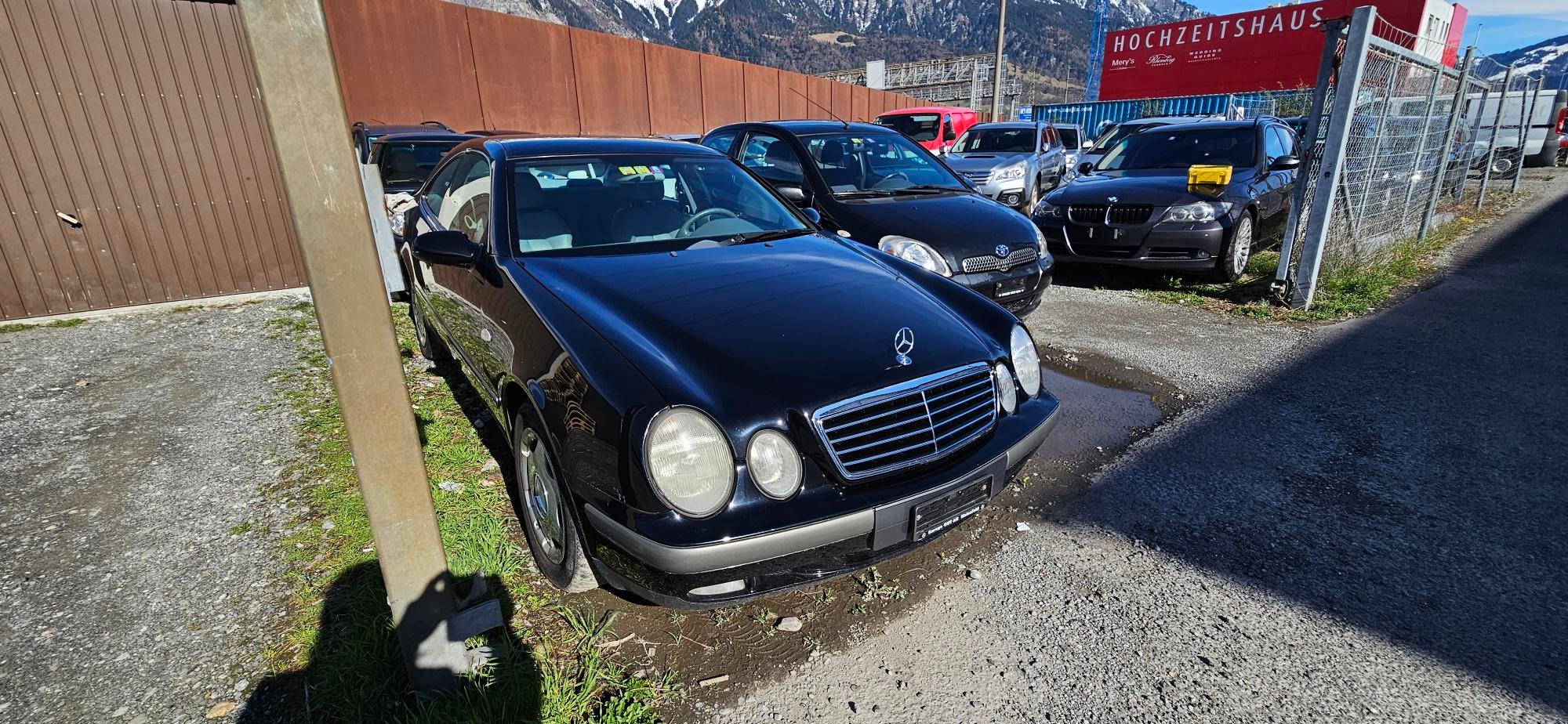 MERCEDES-BENZ CLK 200 Elégance