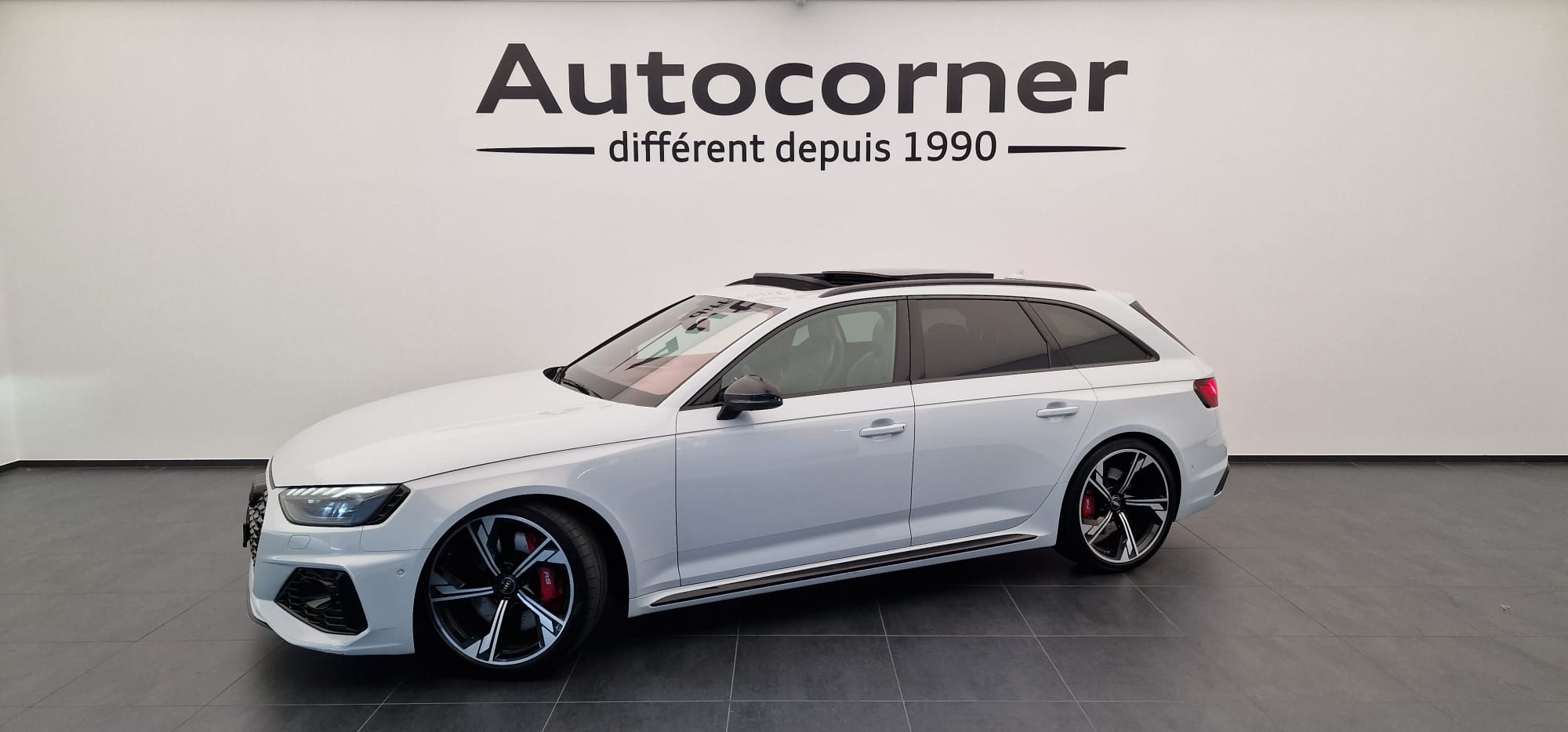 AUDI RS4 Avant quattro tiptronic