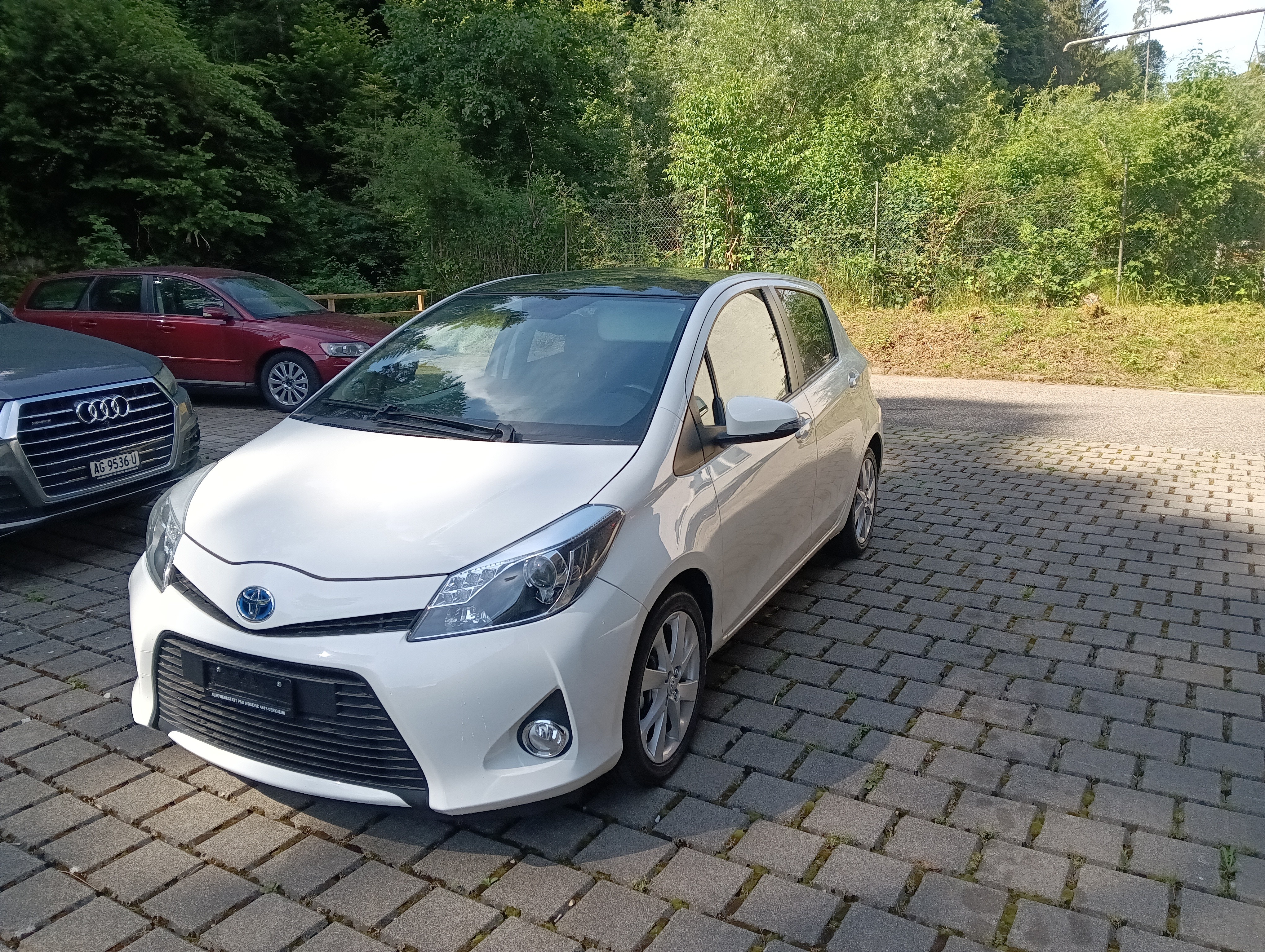 TOYOTA Yaris 1.5 VVT-i Hybrid Sol Premium CVT