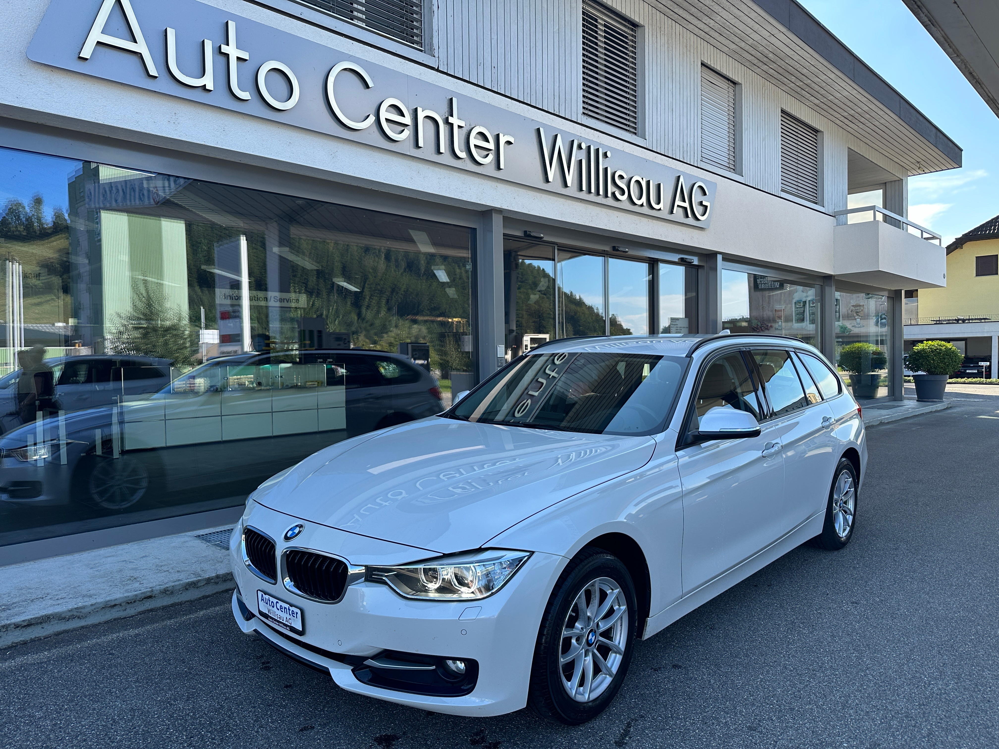 BMW 320d xDrive Touring Sport Line Steptronic