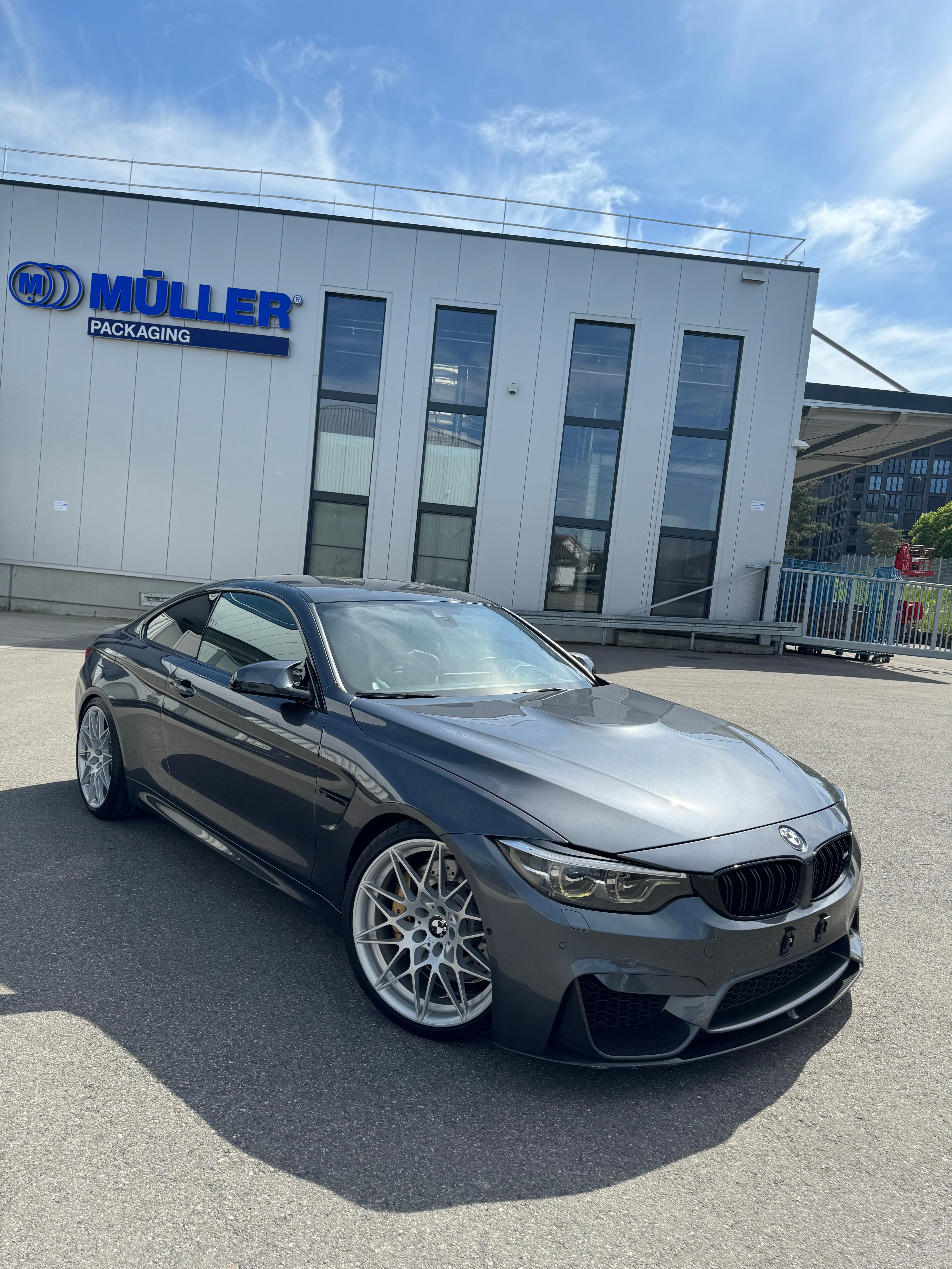 BMW M4 Coupé Competition DKG