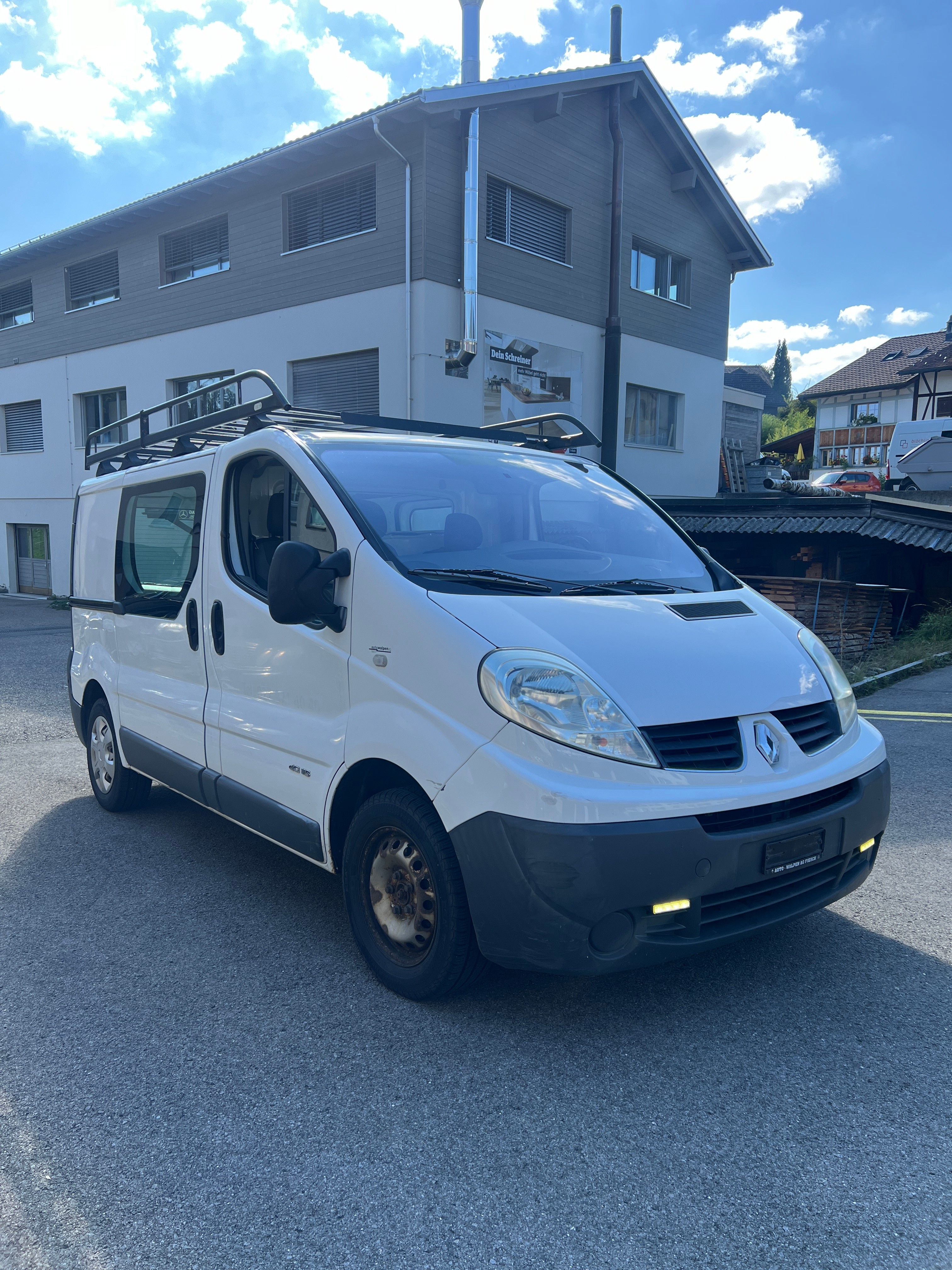 RENAULT TRAFIC