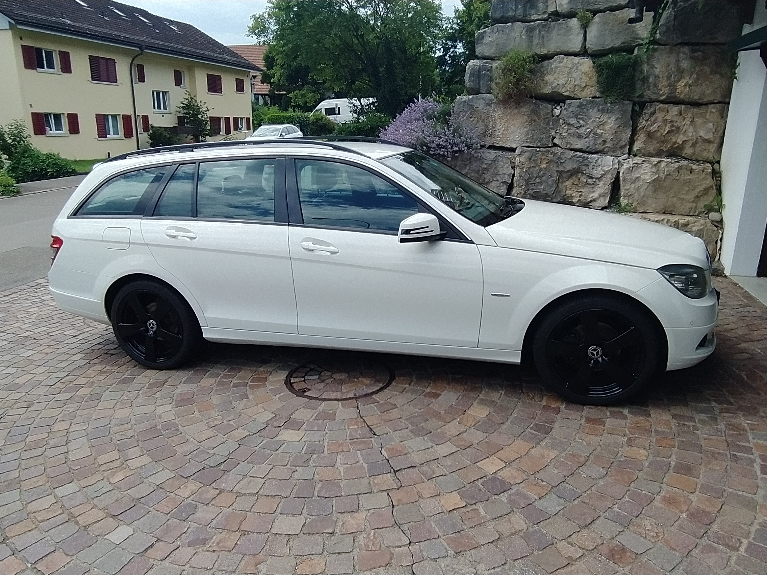 MERCEDES-BENZ C 180 CGI BlueEfficiency Automatic