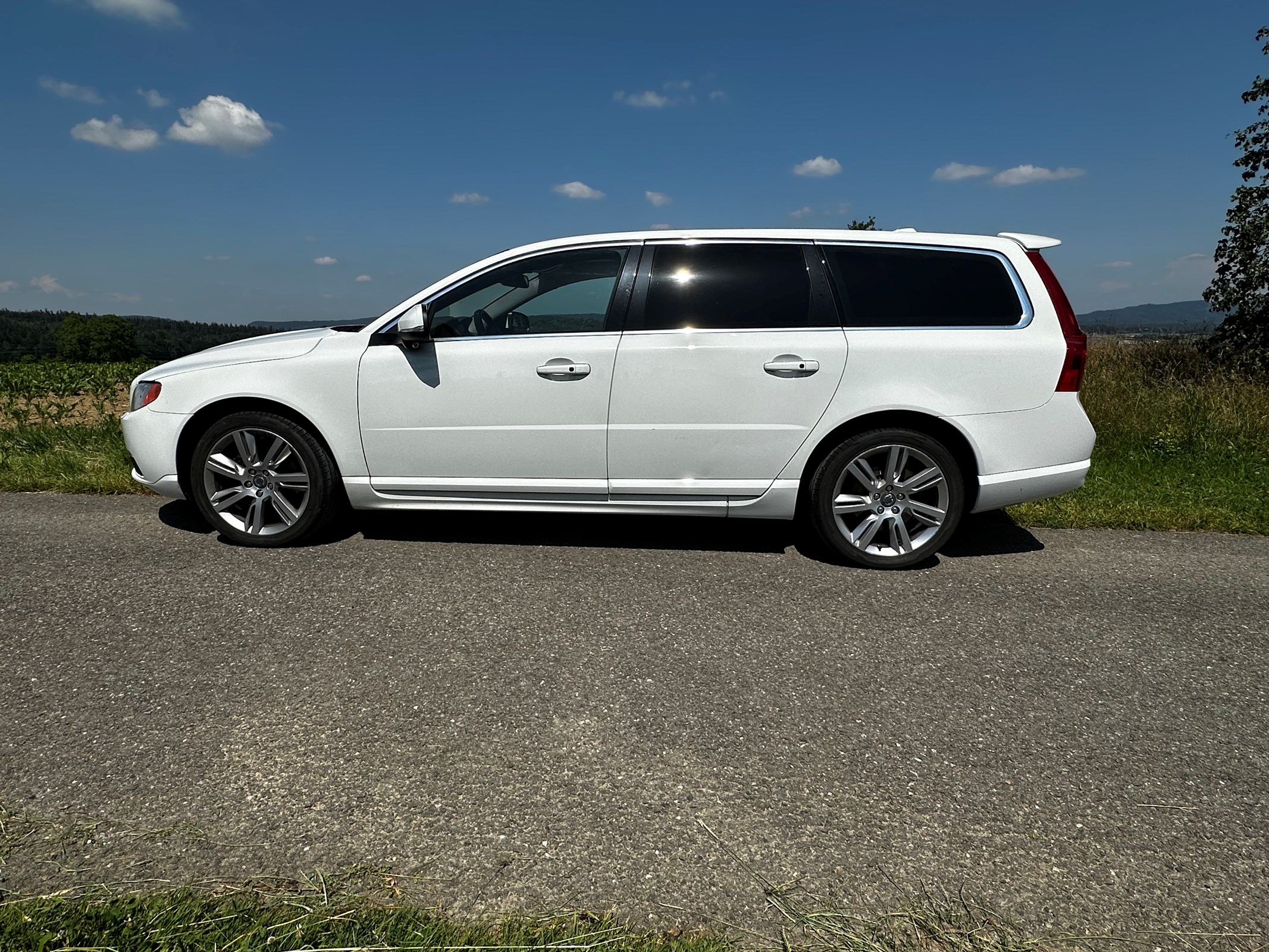 VOLVO V70 D5 AWD Summum Geartronic