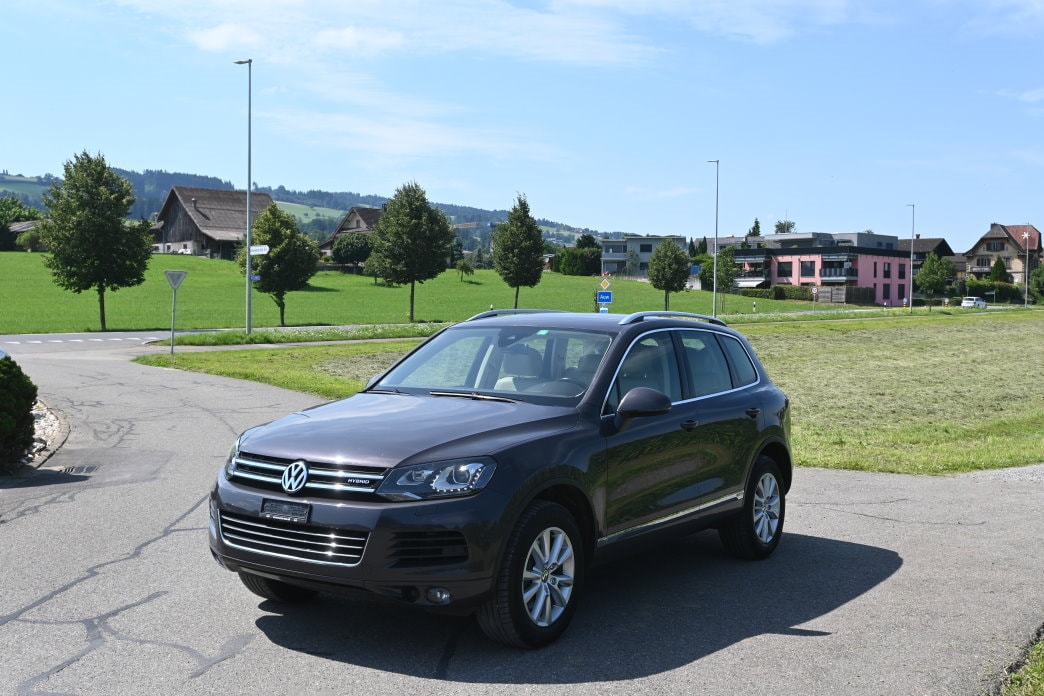 VW Touareg 3.0 TSI Hybrid Tiptronic