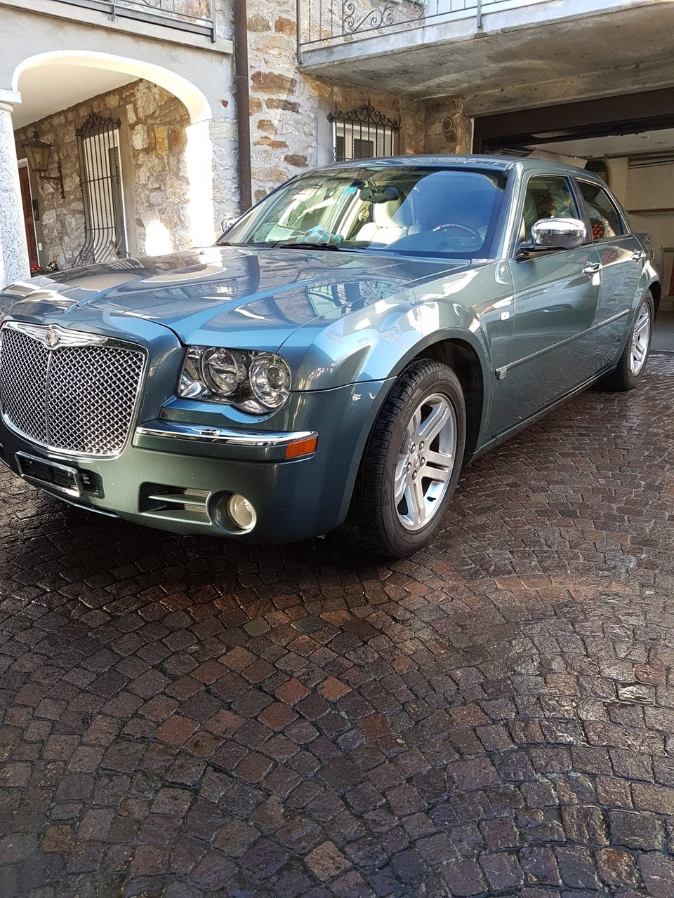 CHRYSLER 300C 5.7 HEMI V8