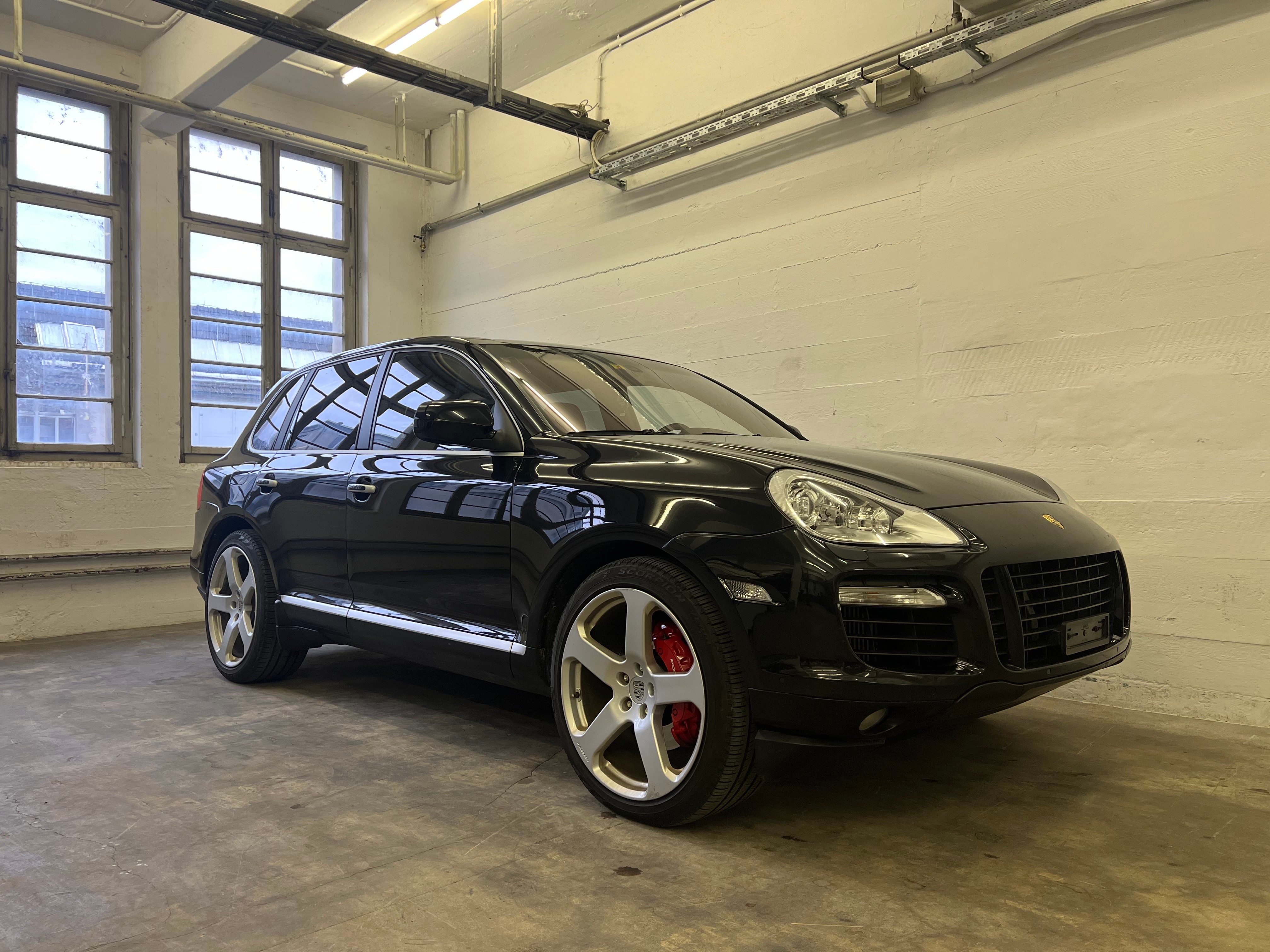 PORSCHE Cayenne Turbo