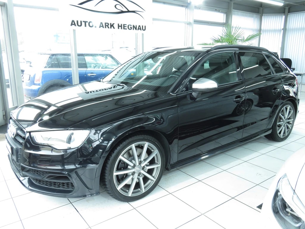 AUDI S3 Sportback 2.0 TFSI Quattro S-tronic (Automat)