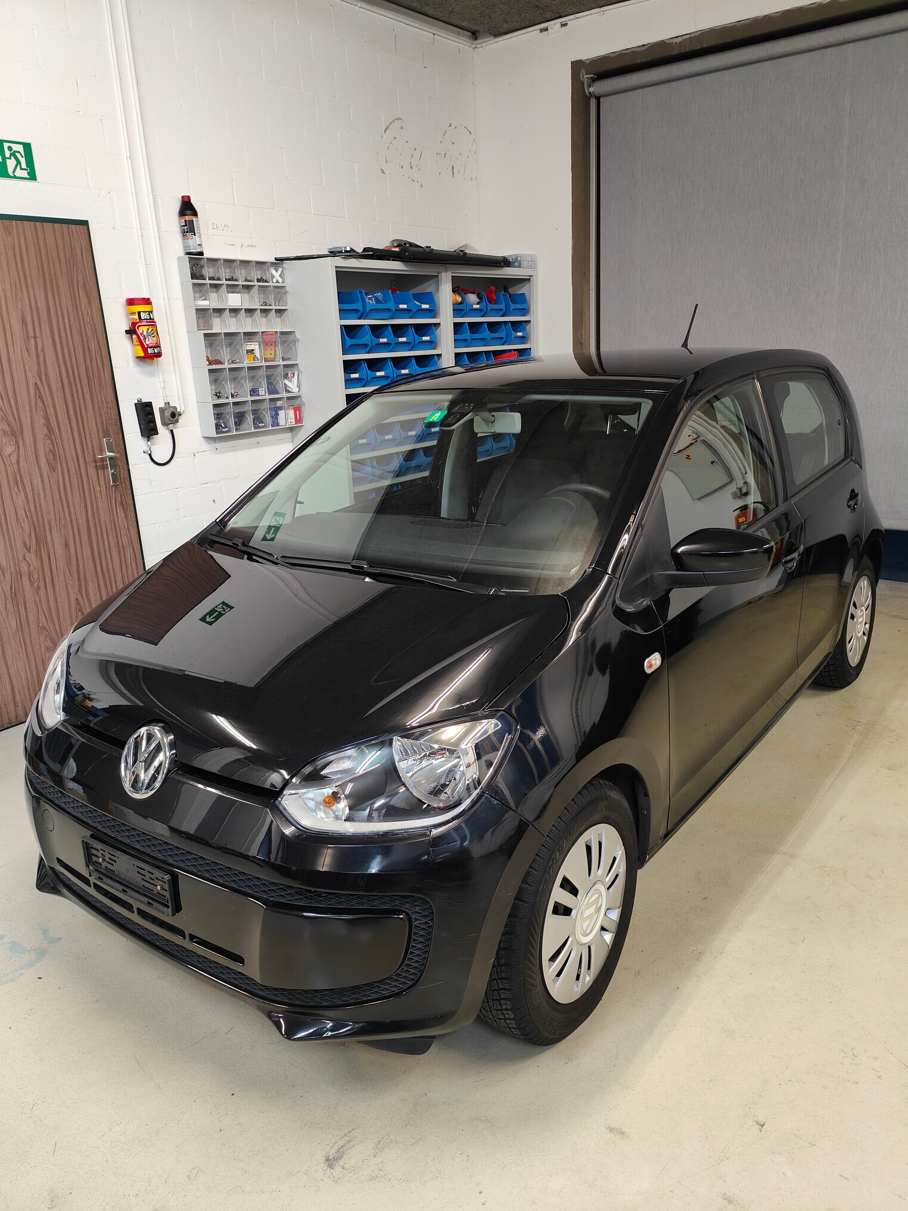 VW Up 1.0 BMT day & night