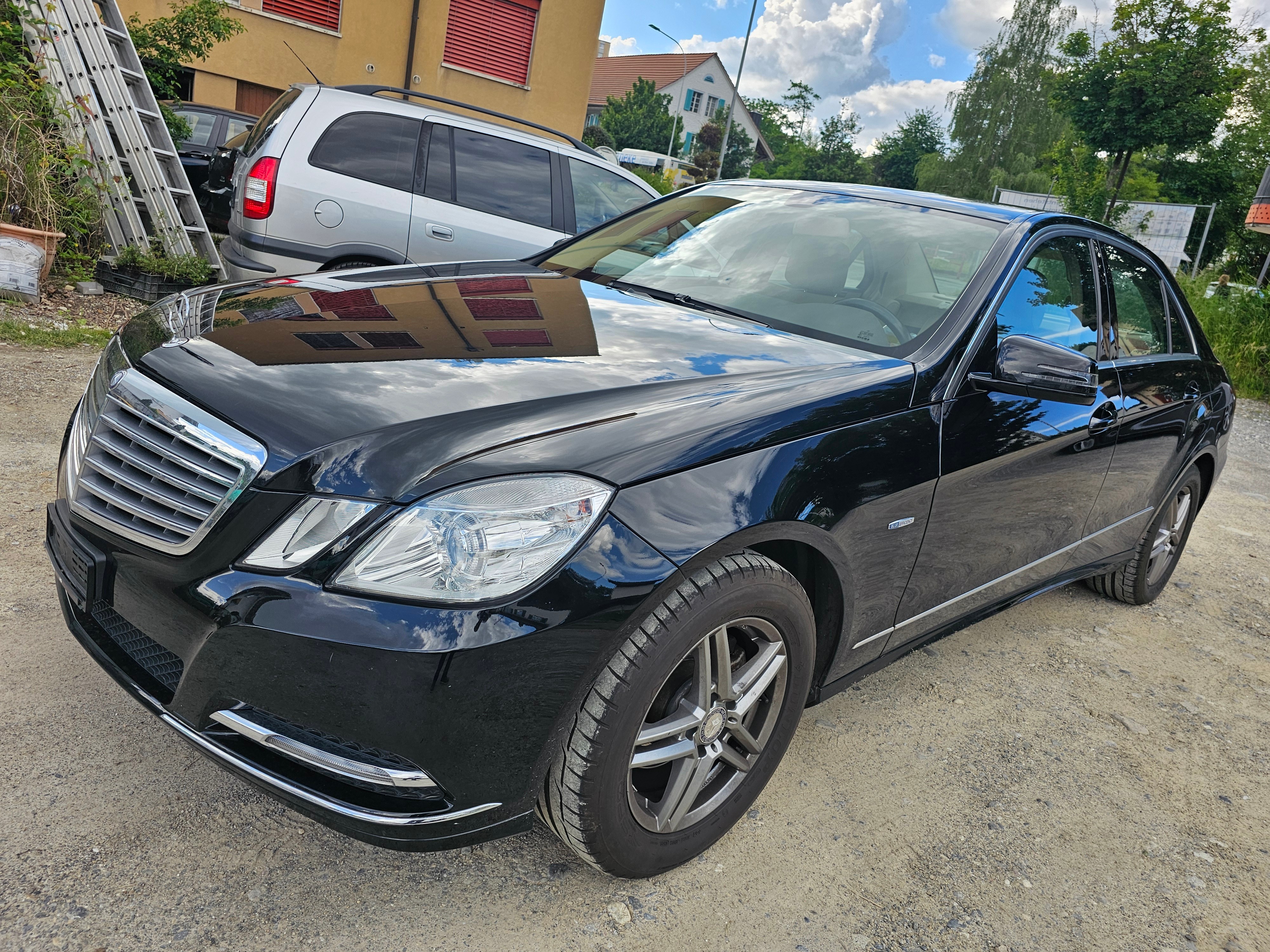 MERCEDES-BENZ E 200 CGI BlueEfficiency Elégance 7G-Tronic