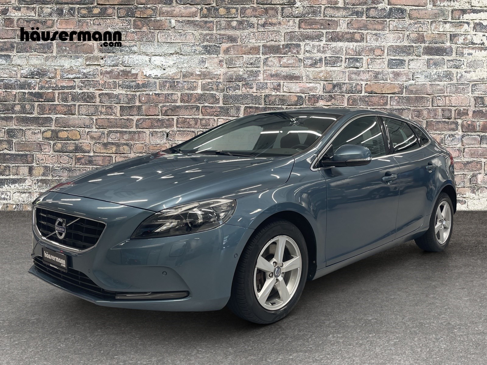 VOLVO V40 2.0 D3 Momentum S/S