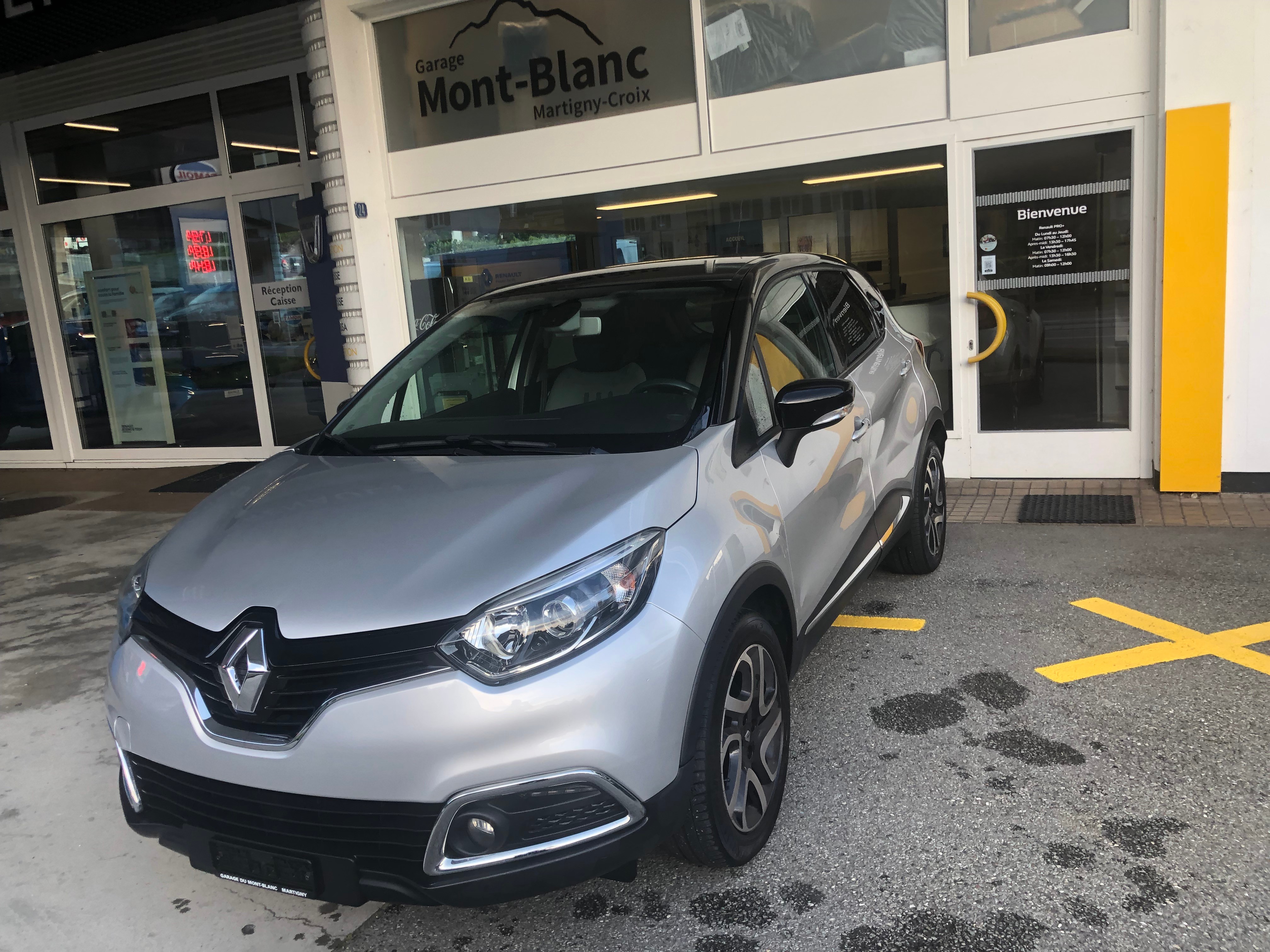 RENAULT Captur 1.2 T 16V Privilège EDC