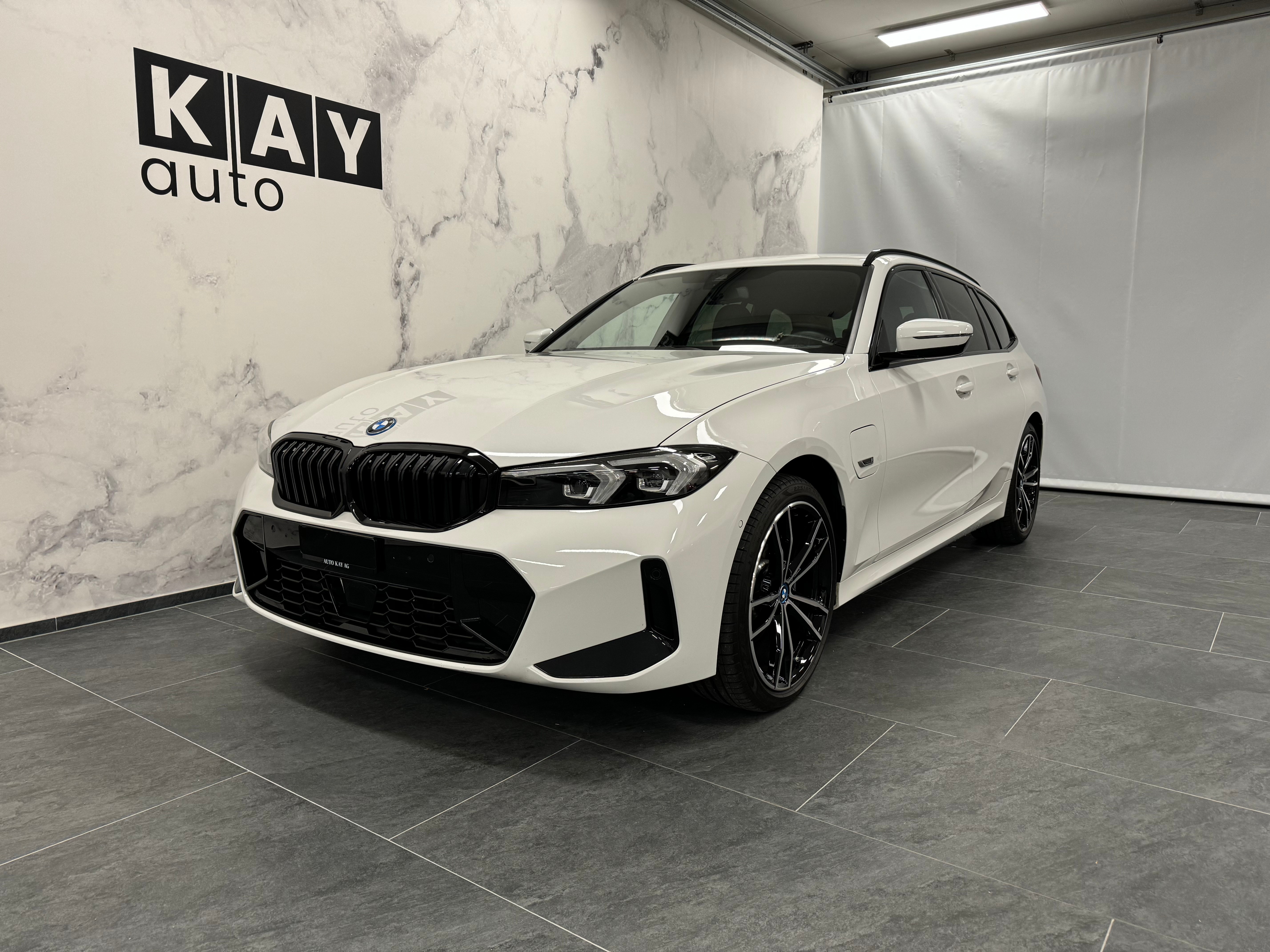 BMW 330e x DriveTouring M Sport Steptronic