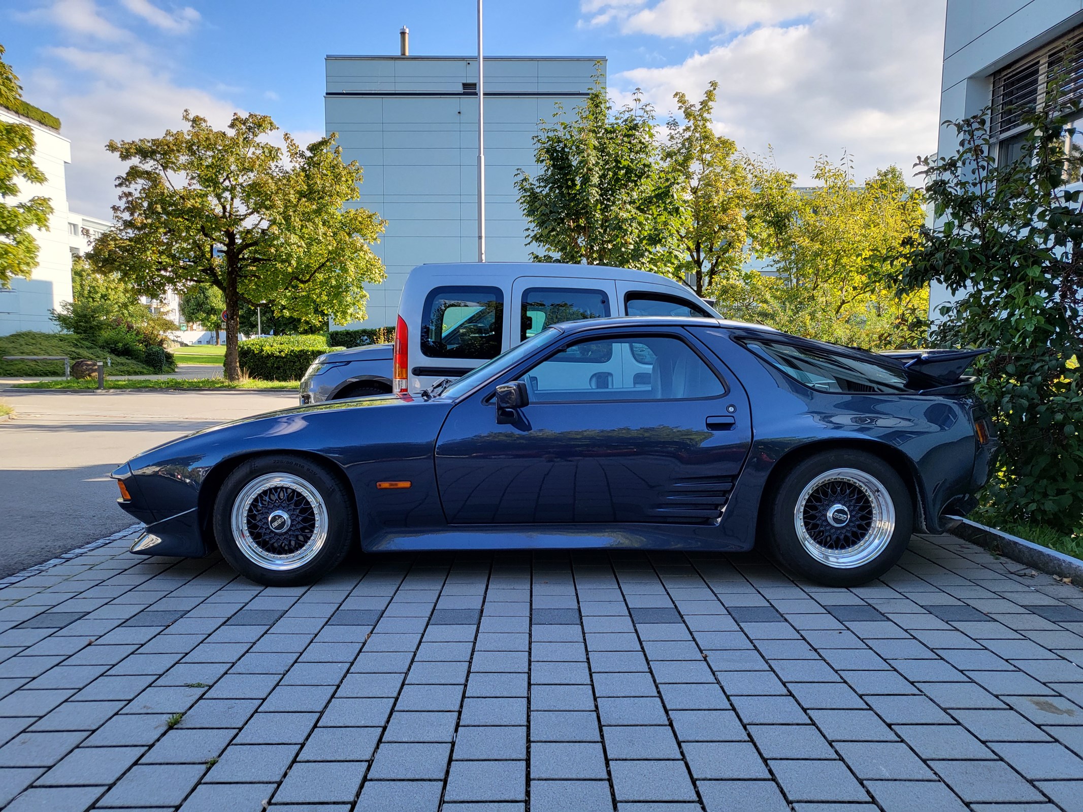 PORSCHE 928 S