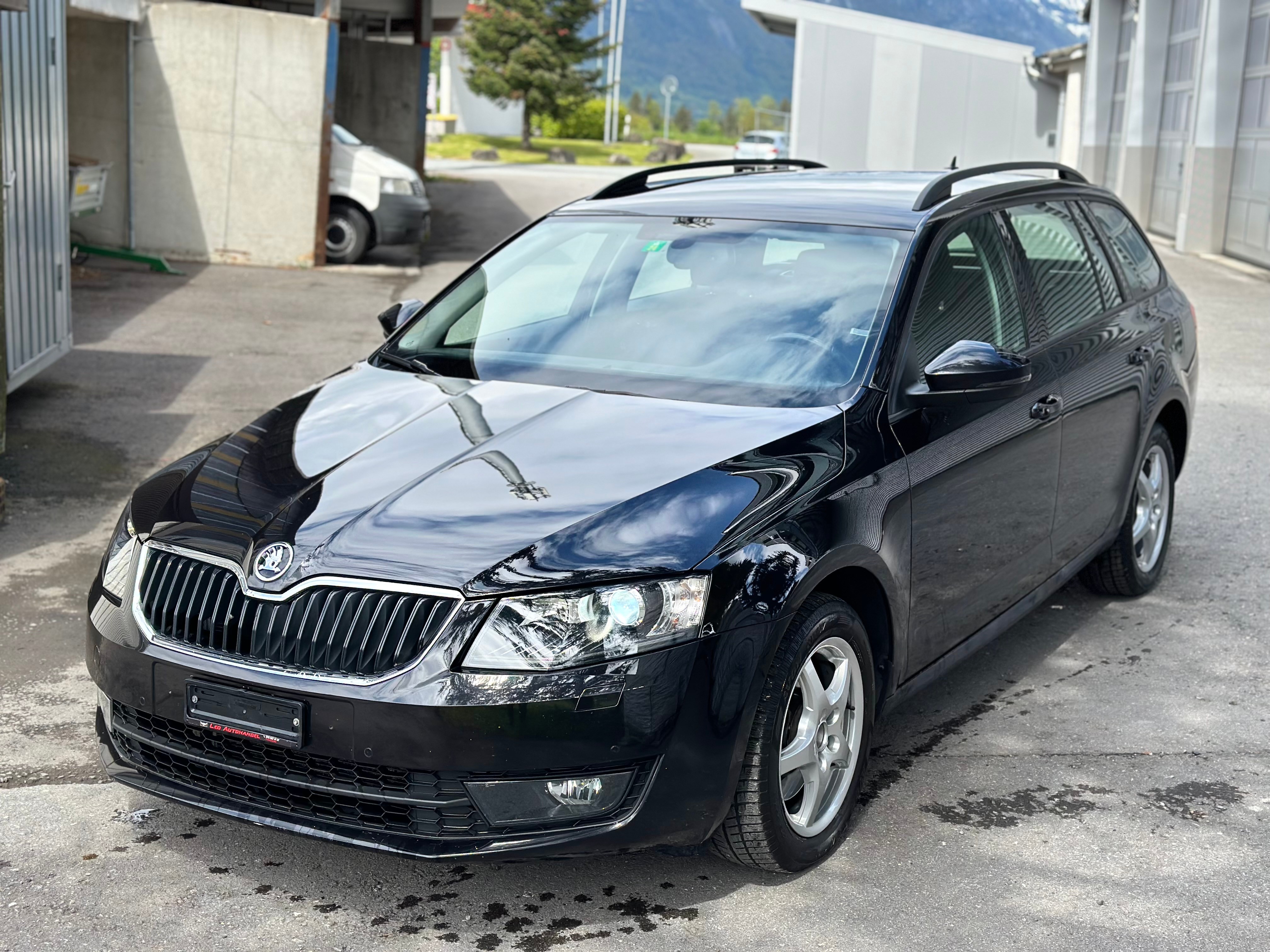 SKODA Octavia Combi 2.0 TDI Style 4x4 DSG